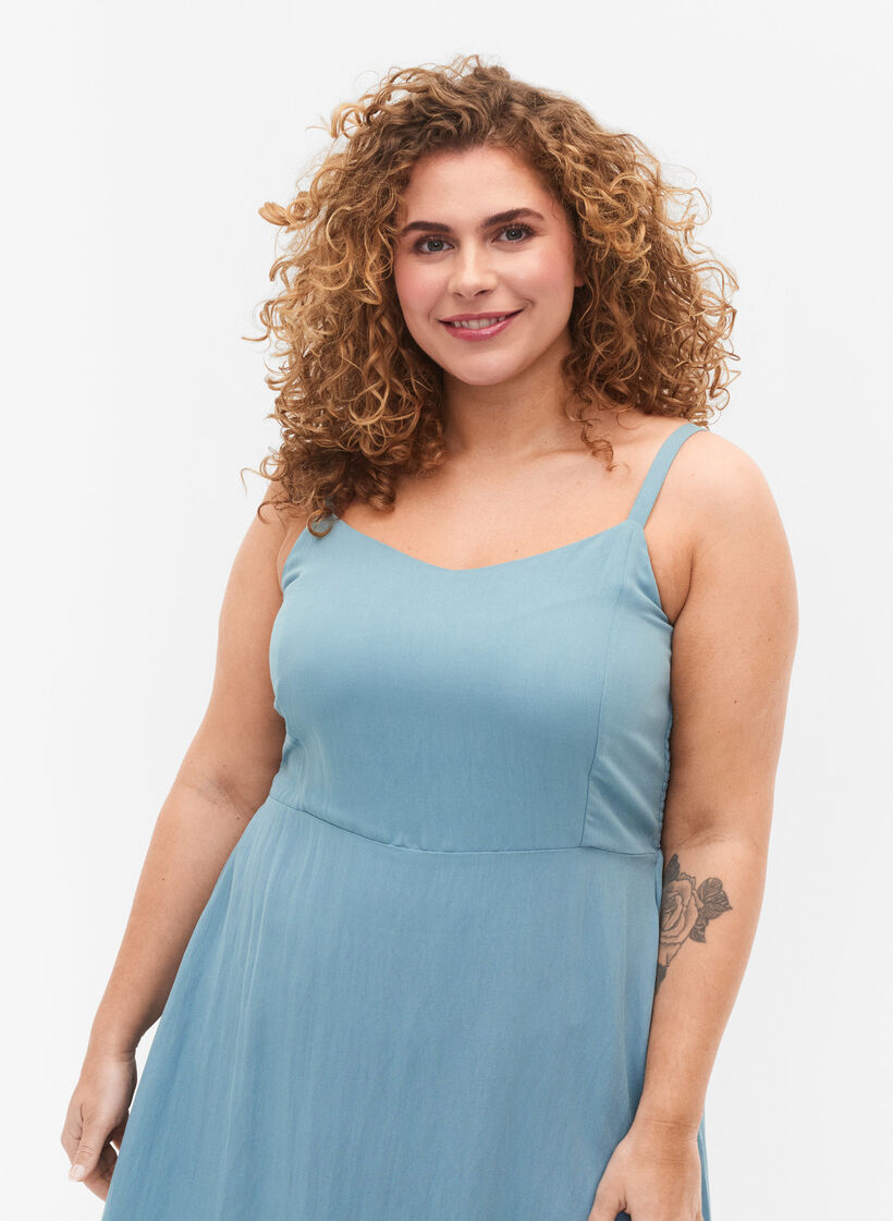 Robe à bretelles en viscose unie avec smockage, Smoke Blue, Model image number 2