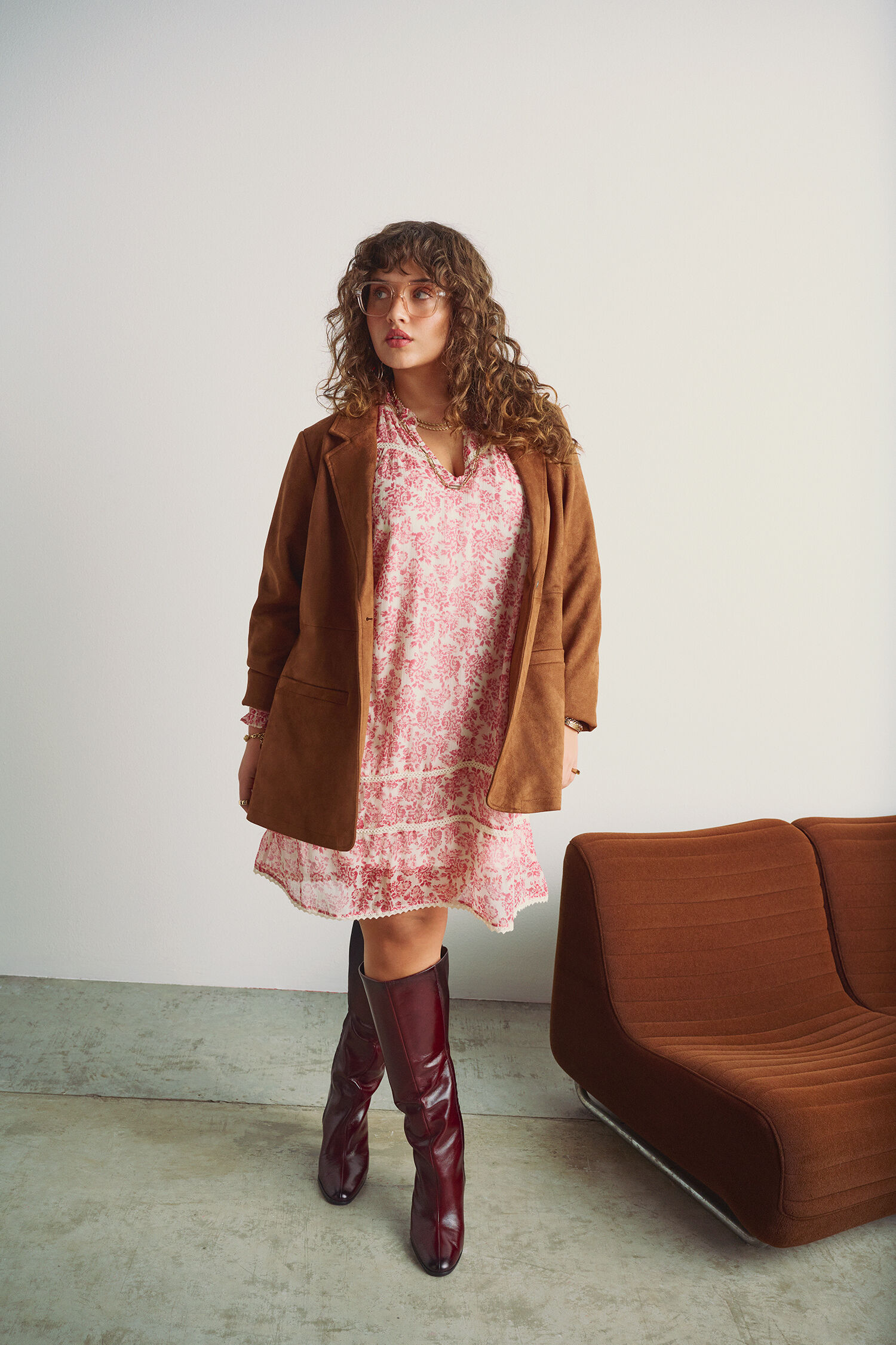 Le f&eacute;minin rencontre le brut &ndash; parfait pour la saison, , Model