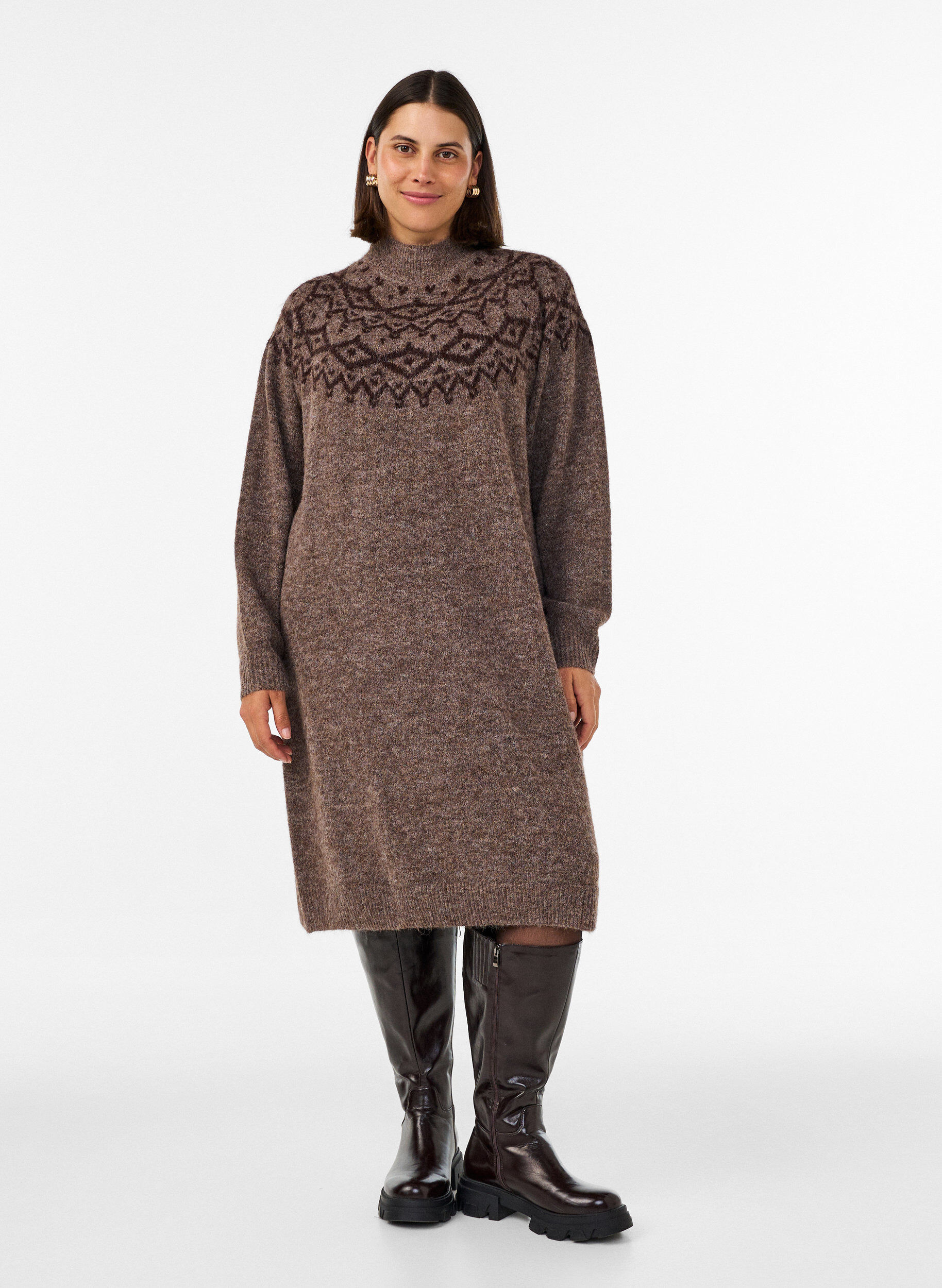 Robe en maille avec motif jacquard, Marron, Model