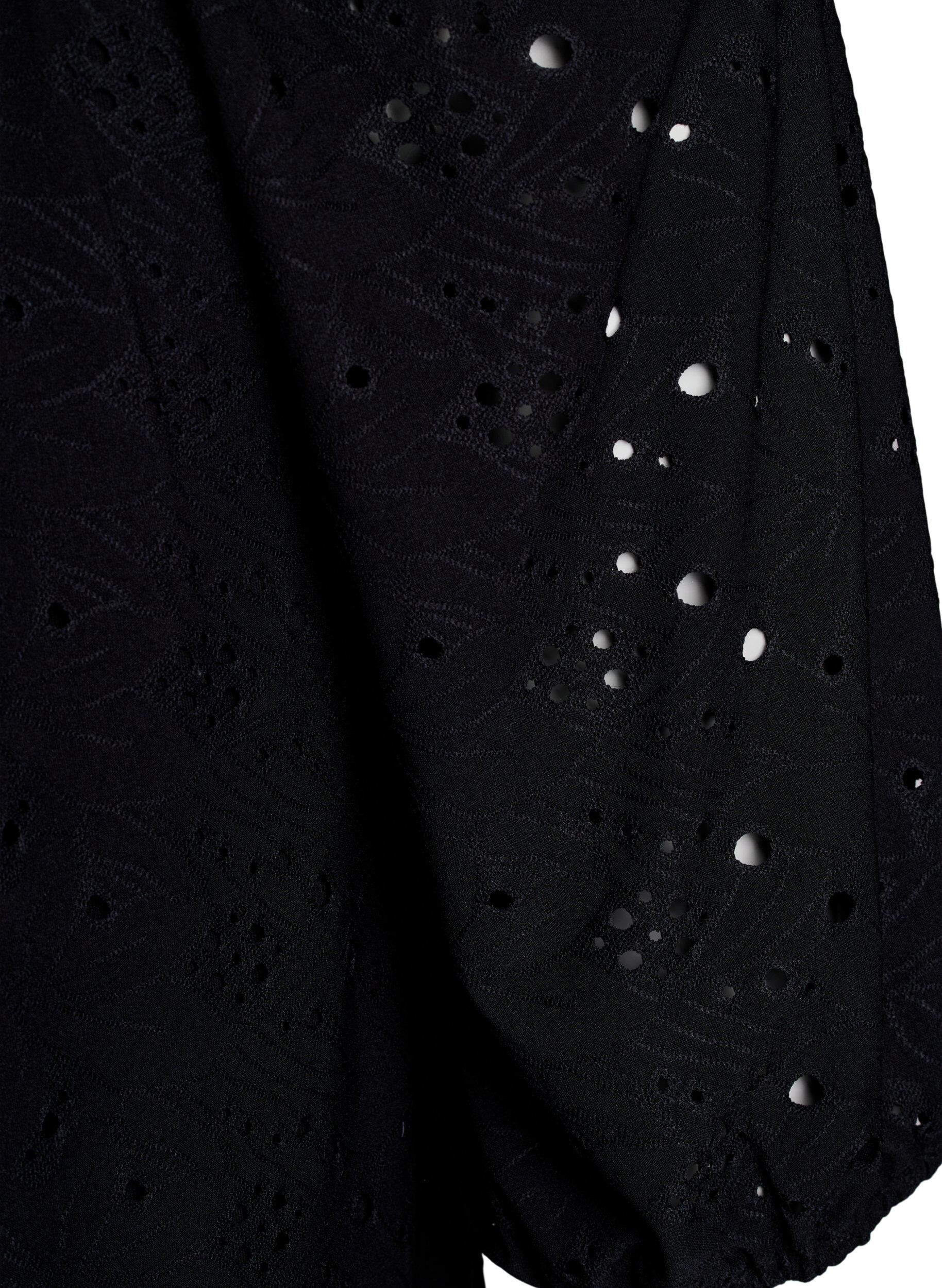 Zizzi Blouse &agrave; manches courtes bouffantes et motif ajour&eacute;, Noir, Packshot image number 3