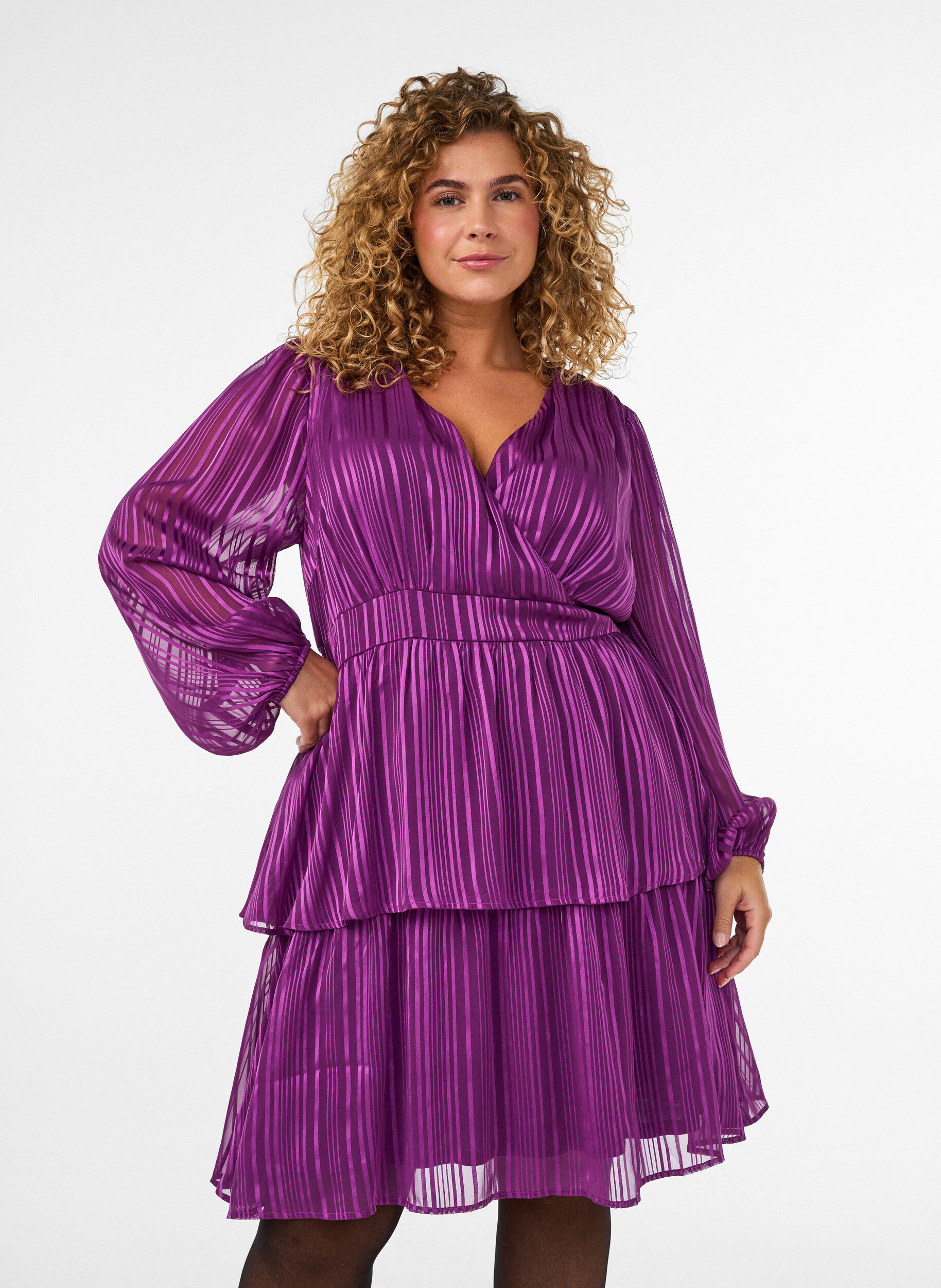 ZizziRobe longueur genou &agrave; rayures transparentes et effet portefeuille, Violet, Model image number 0