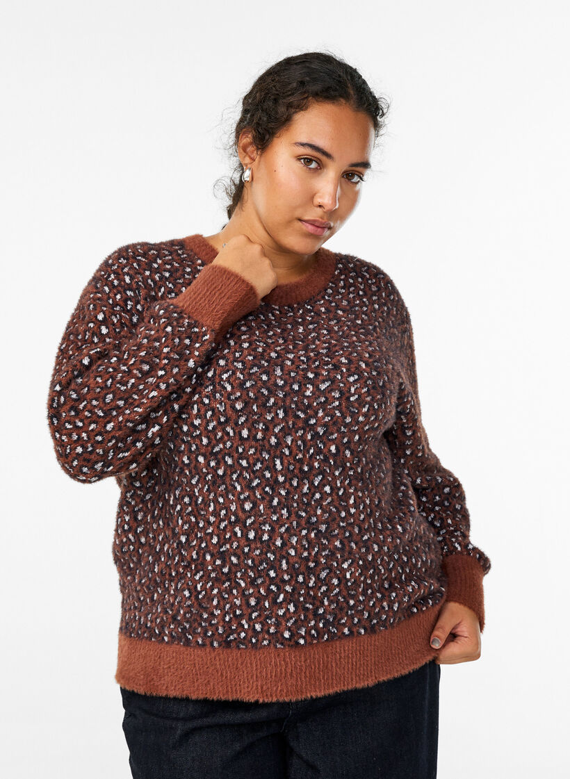 Maille à imprimé animalier et au fini duveteux, Rouge, Model