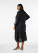 Robe en viscose avec broderies et volants &eacute;tag&eacute;s, Noir, Model image number 1