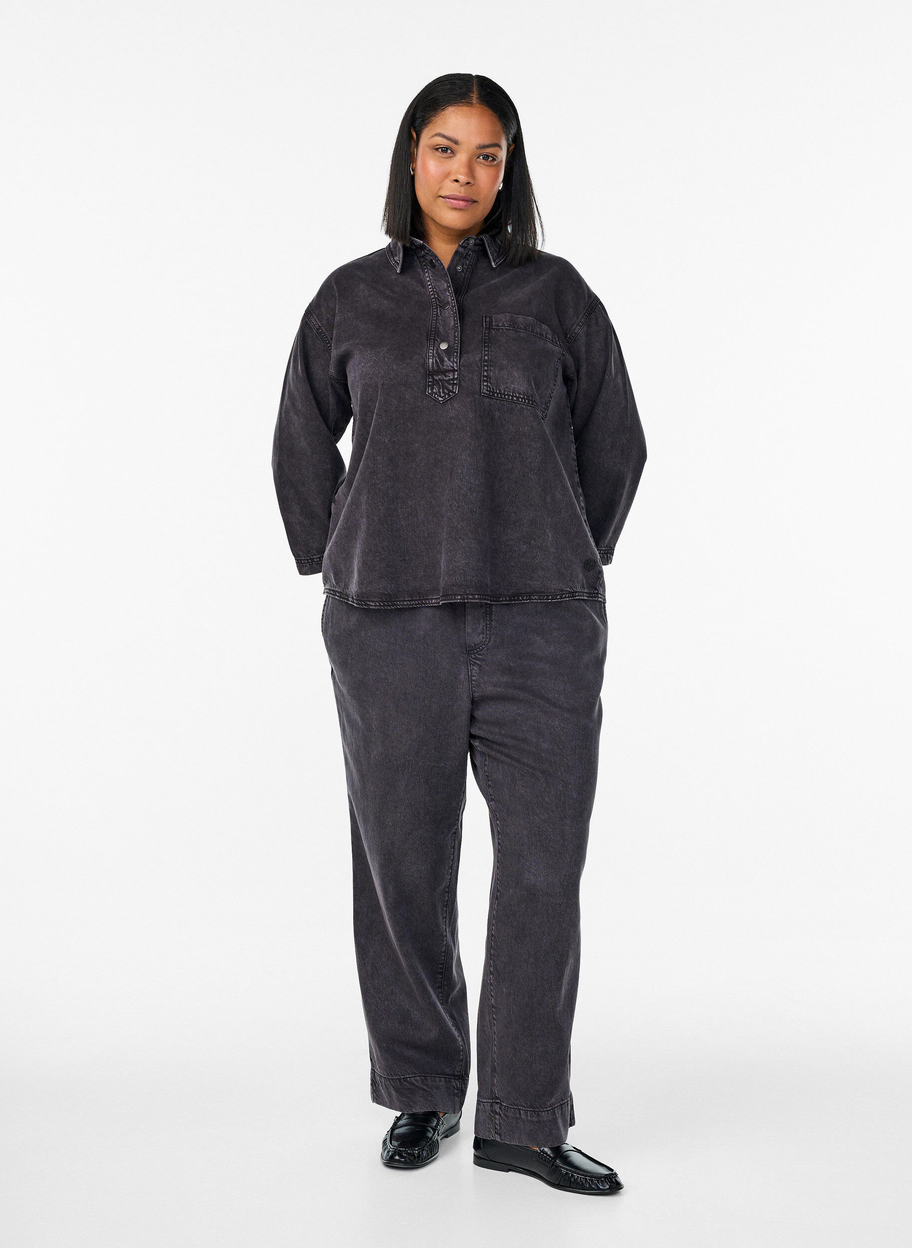 Zizzi Chemise en denim ample avec manches 3/4, Gris, Model image number 1