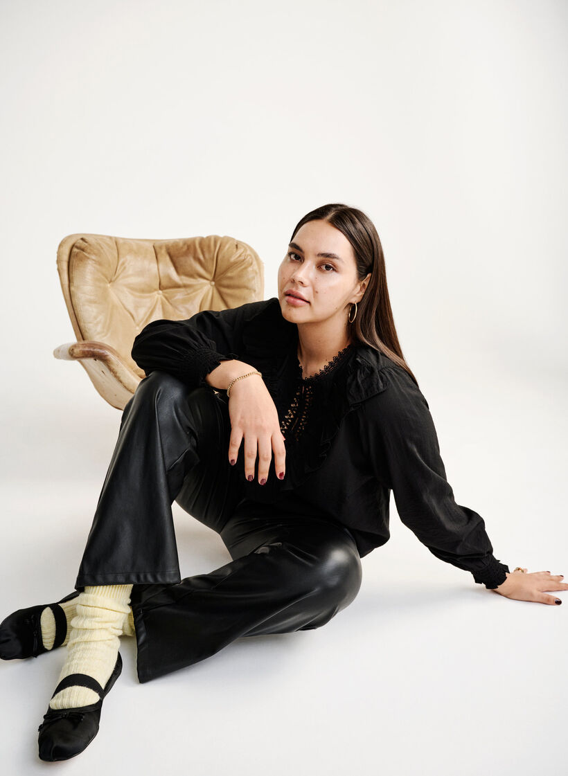 Blouse en viscose avec volants et détails brodés, Black, Image image number 0