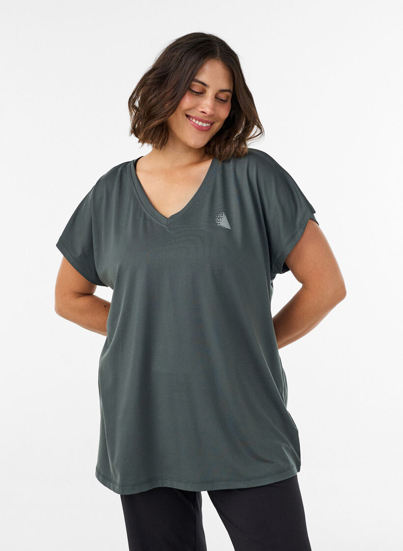 Loose training t-shirt with V-neck, Vert fonc&eacute;, Model image number 0