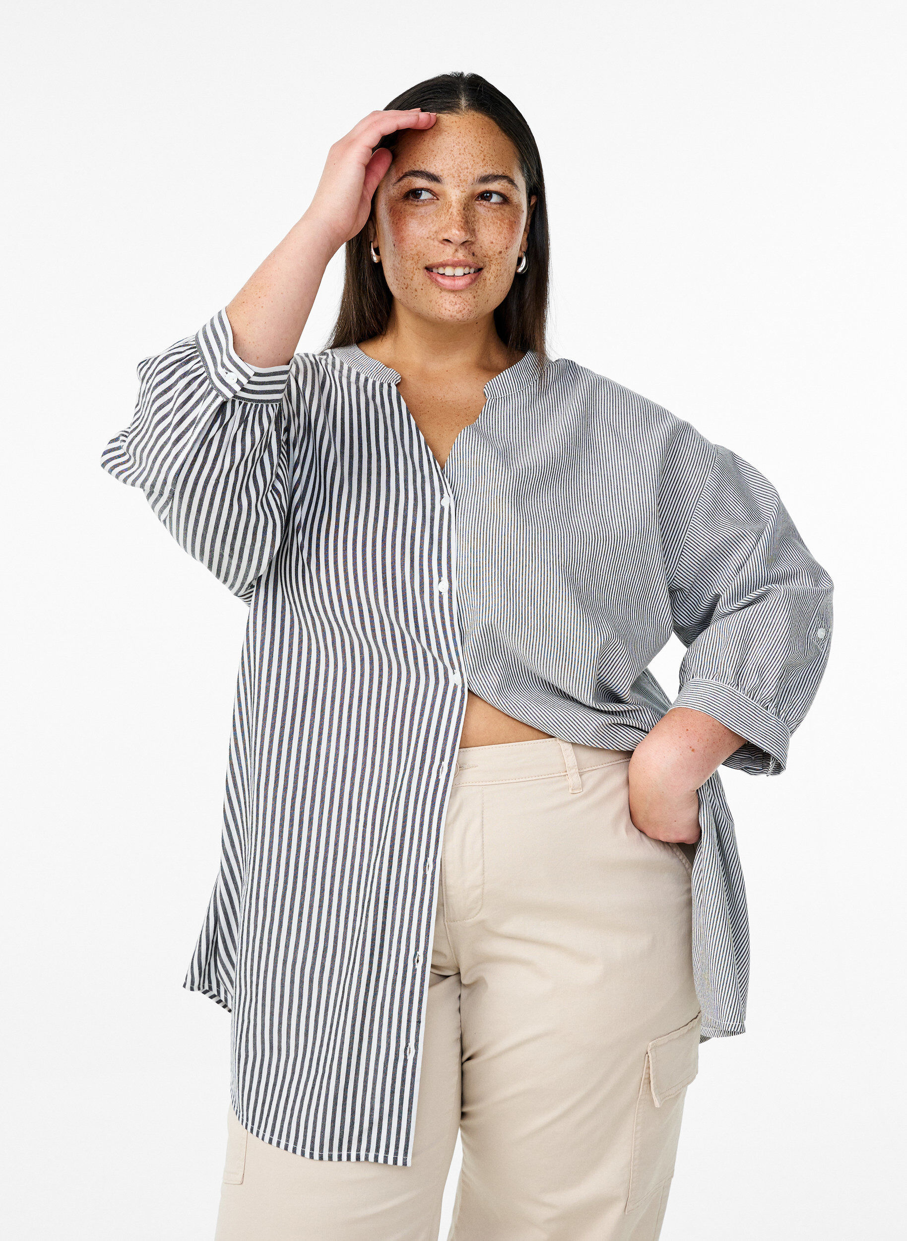 Zizzi Tunique &agrave; carreaux avec manches 3/4, Noir, Model image number 0