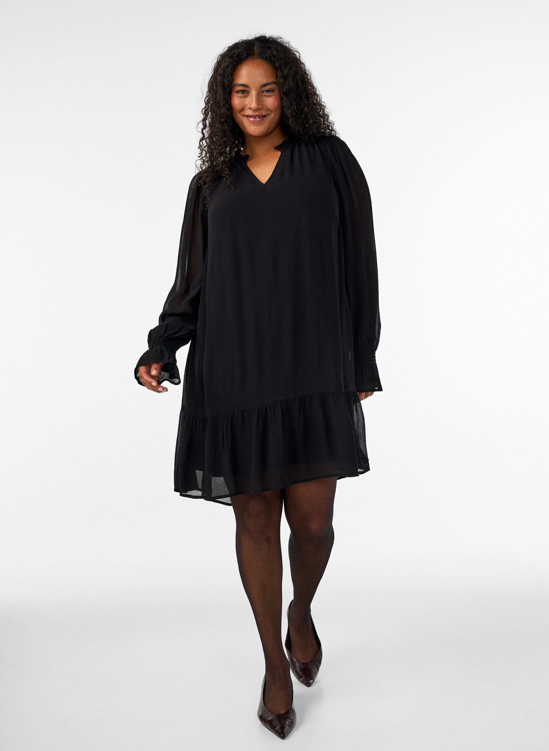 ZizziRobe en viscose avec volants et manches transparentes, Noir, Model image number 1