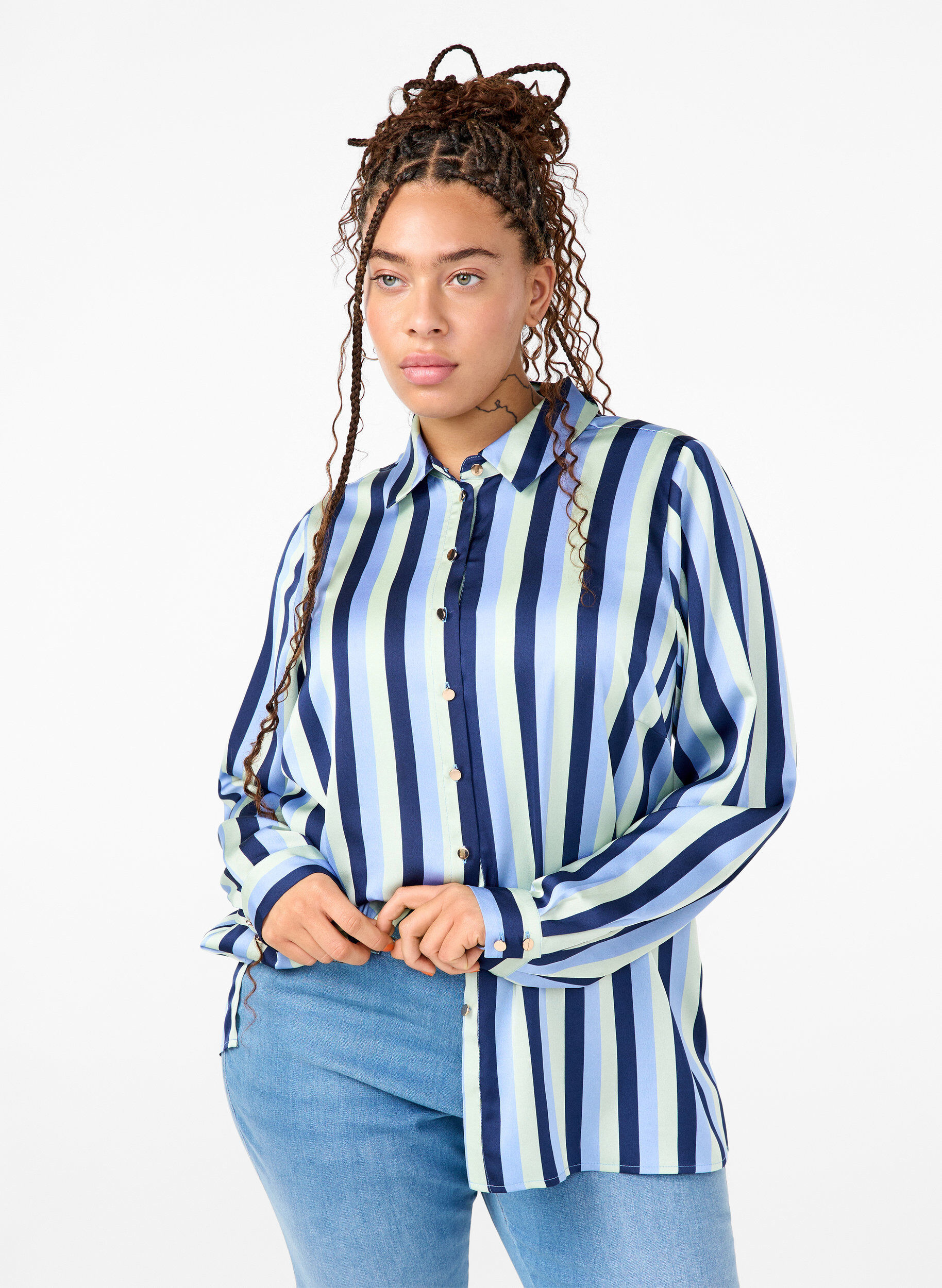 Zizzi Chemises en satin ray&eacute;, Blue Stripe, Model image number 0