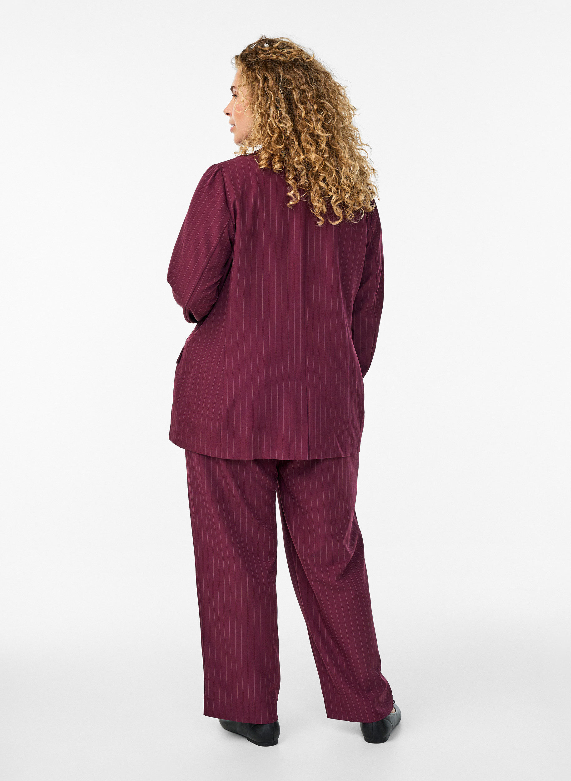 Zizzi FLASH - Pantalon ample avec poches, Bordeaux, Model image number 1