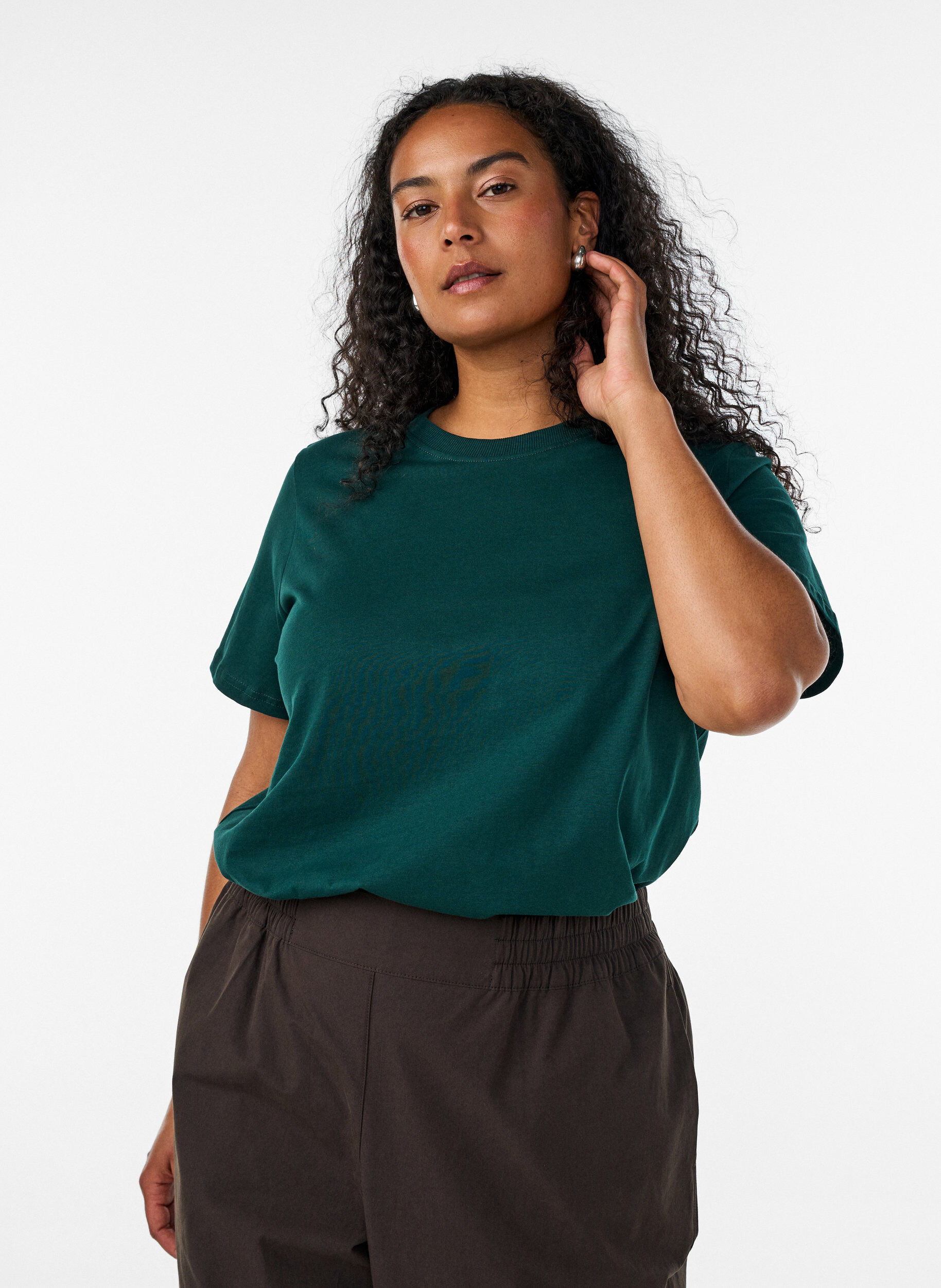 T-shirt basique en coton &agrave; col rond, Vert fonc&eacute;, Model