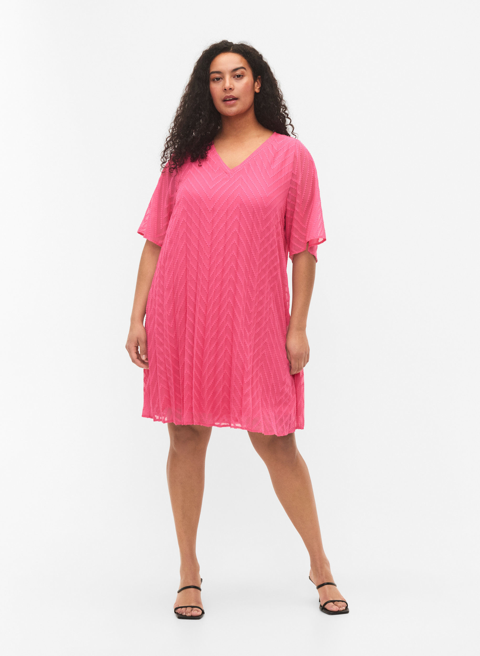 Zizzi Robe pliss&eacute;e &agrave; manches courtes, Shocking Pink, Model image number 2