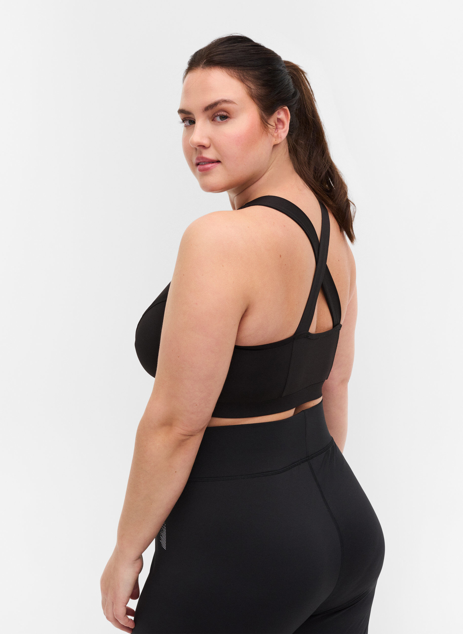 Zizzi Haut de sport uni avec dos crois&eacute;, Black, Model image number 1