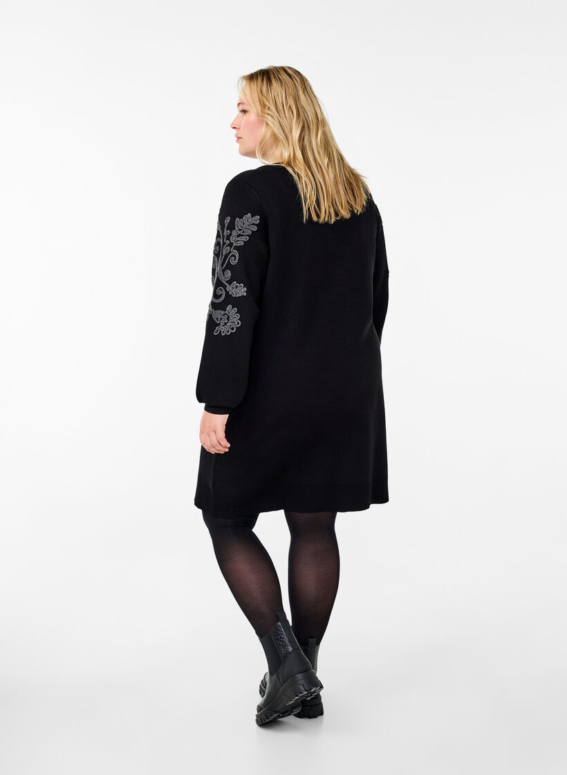 Robe en maille avec détails brodés, Black Medium G. Comb, Model image number 1