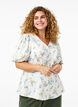 Chemisier en satin floral avec manches bouffantes, Off White Blue Fl., Model image number 0