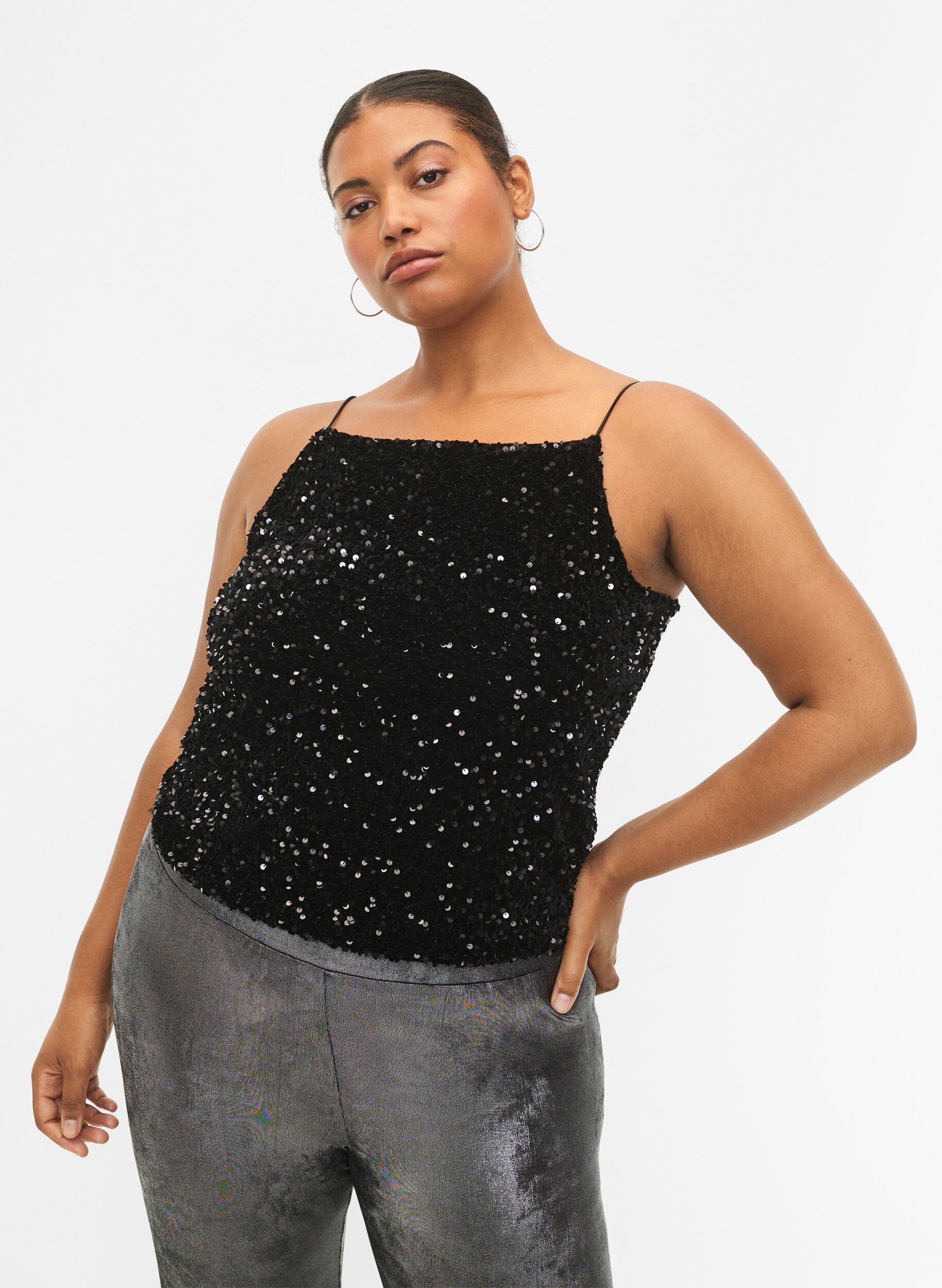 Zizzi Top &agrave; paillettes avec des bretelles &eacute;troites, Black Sequins, Model image number 0