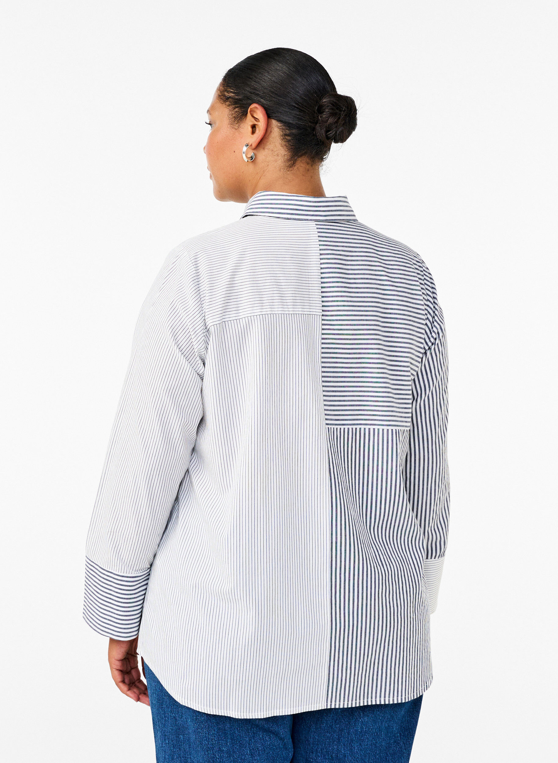 Zizzi Chemise &agrave; manches longues avec rayures, Lava Smoke Stripe, Model image number 1