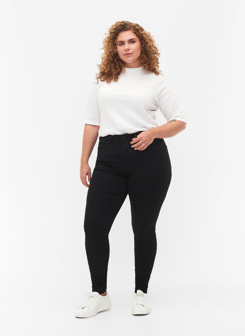 Jean Amy super slim avec taille haute, Black, Model image number 0
