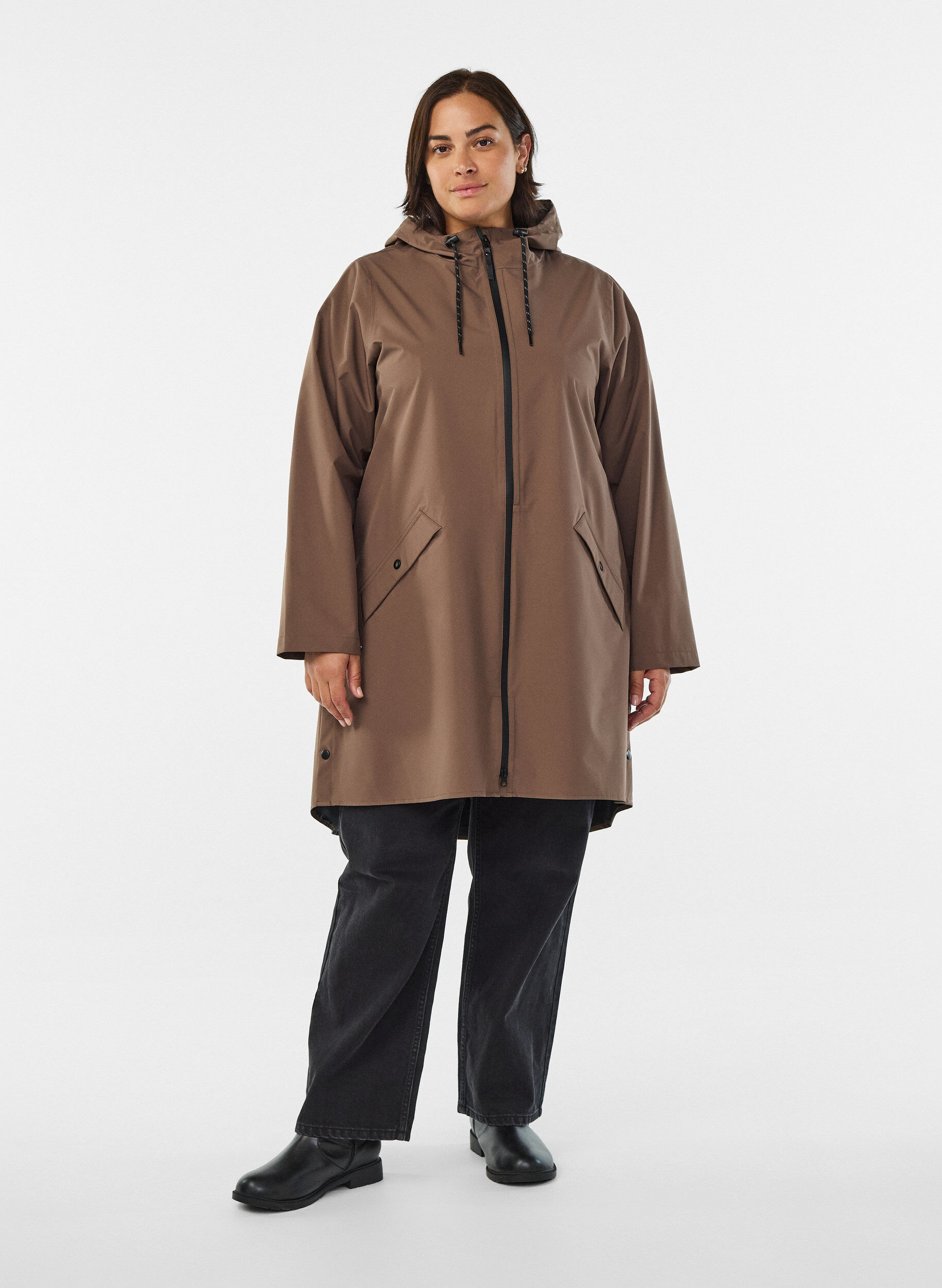 Zizzi Imperm&eacute;able avec poches et capuche, Marron, Model image number 1