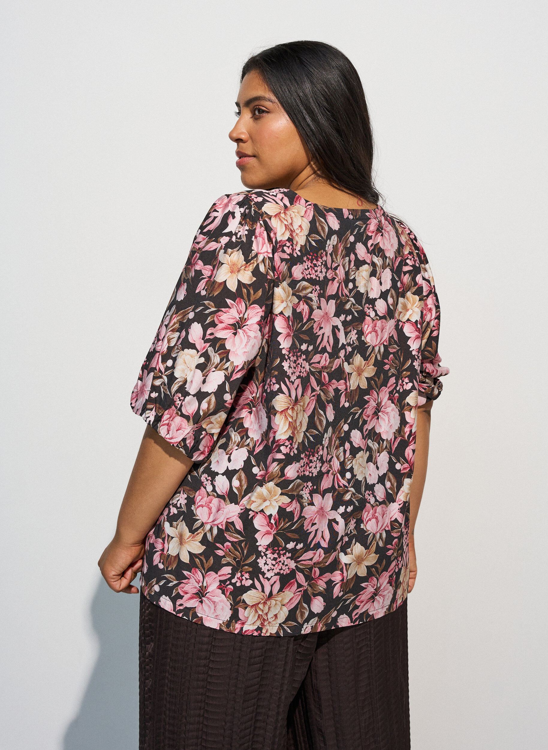ZizziBlouse en viscose avec col en V, Rose, Model image number 2