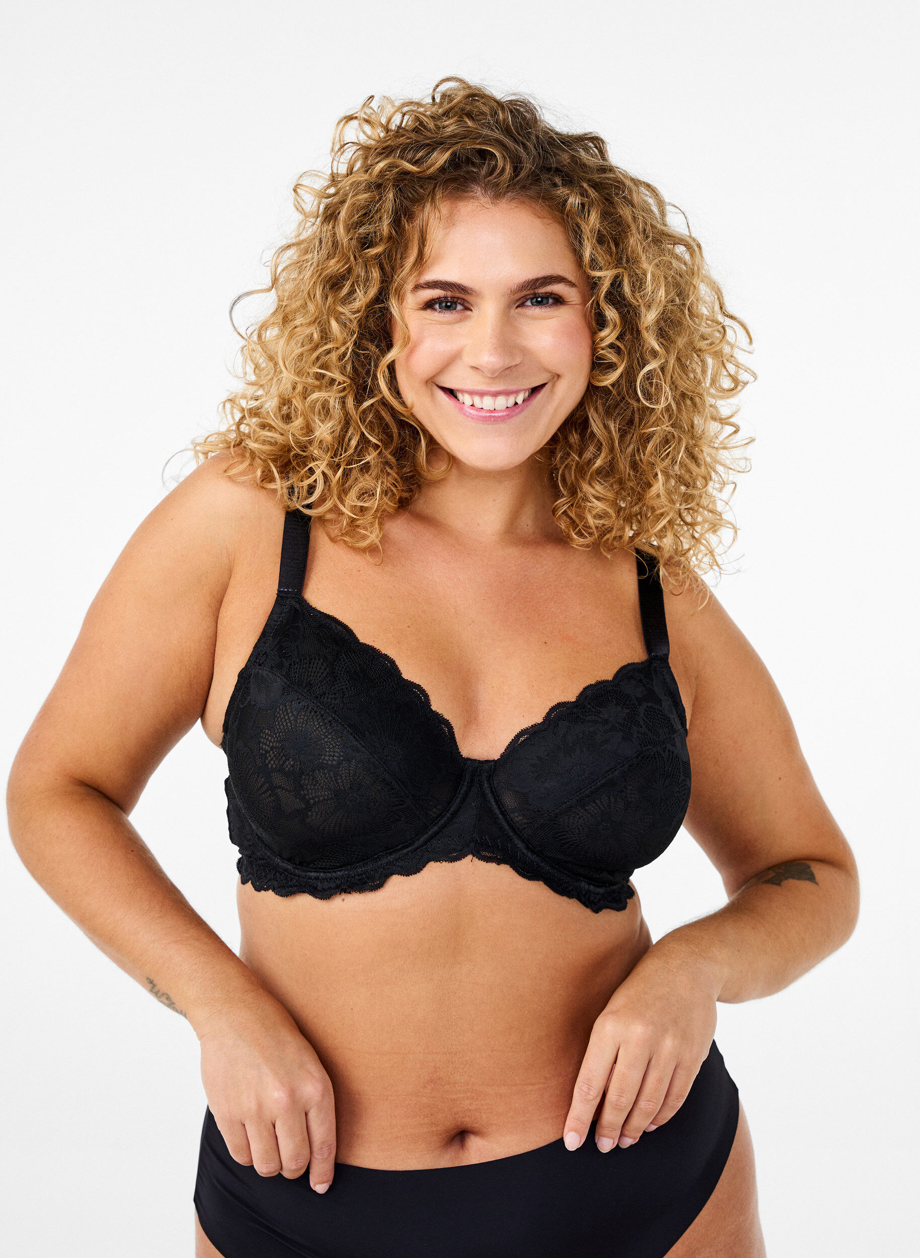 Soutien-gorge int&eacute;gral en dentelle, Noir, Model