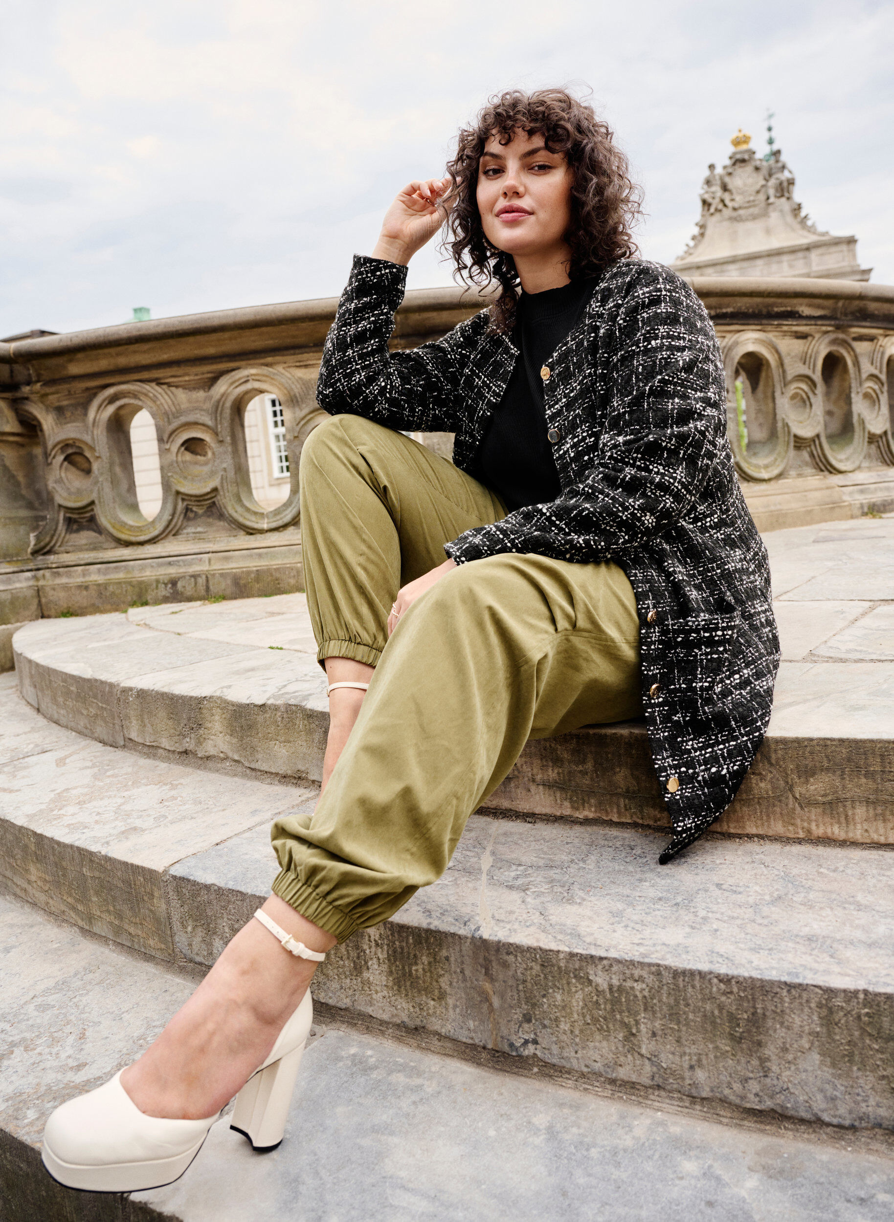 Zizzi Pantalon ample avec &eacute;lastique, Martini Olive, Image image number 0