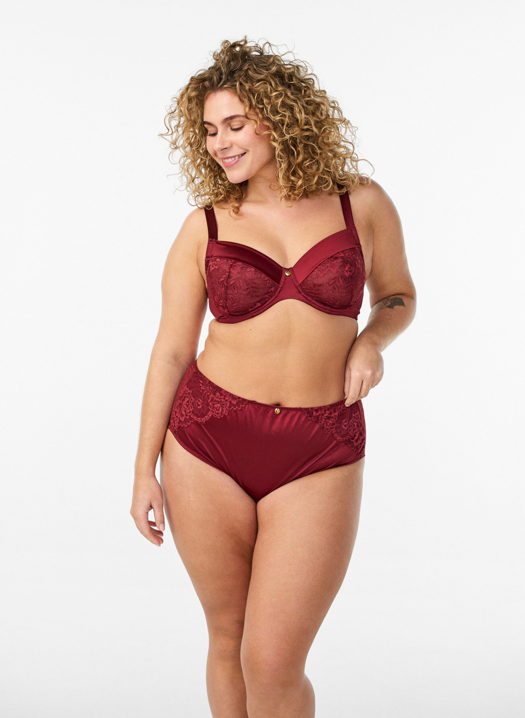 ZizziCulotte avec de la dentelle et un n&oelig;ud &agrave; l'arri&egrave;re, Bordeaux fonc&eacute;, Model image number 1