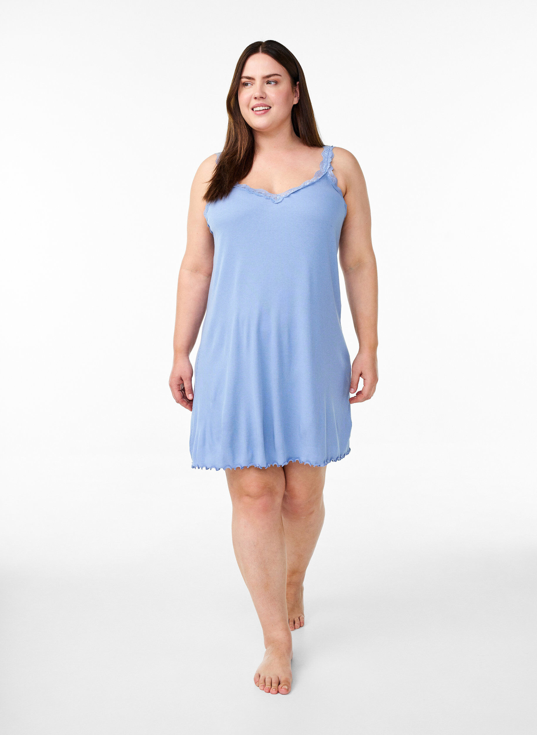 Zizzi Chemise de nuit avec ourlet en dentelle, Bleu, Model image number 1