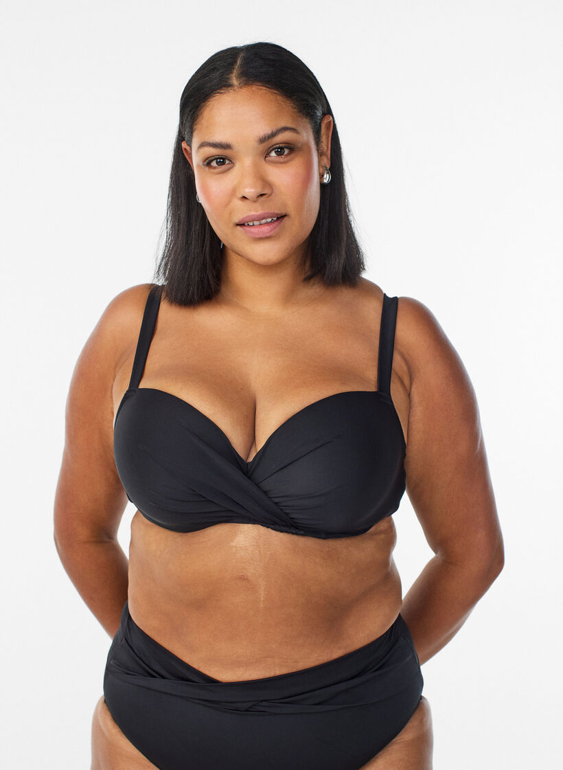 Haut de bikini avec armatures et drap&eacute;, Noir, Model image number 0