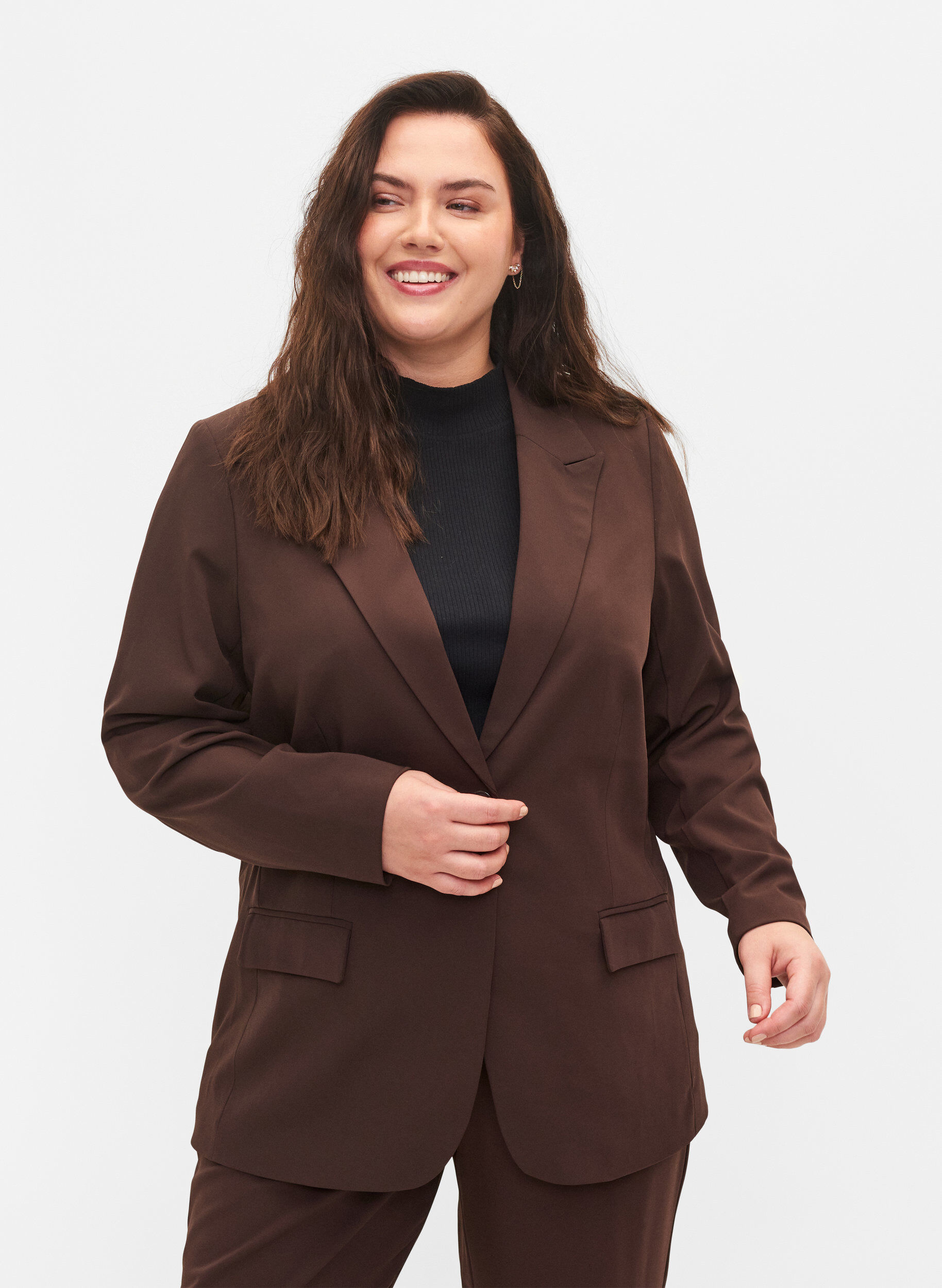 Zizzi Blazer classique avec poches, Java, Model image number 0