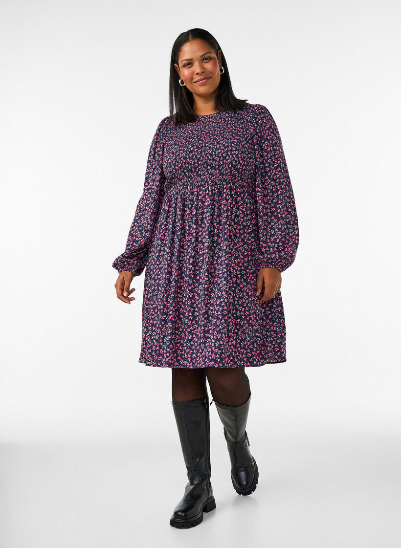 Robe avec haut smock&eacute; et imprim&eacute; &agrave; petites fleurs, Bleu, Model image number 1