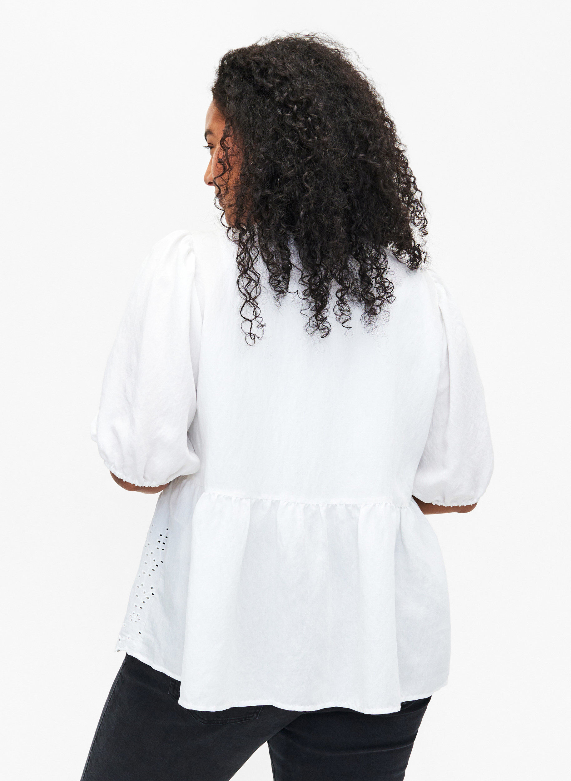 Zizzi Chemisier en viscose avec broderie anglaise, Bright White, Model image number 1