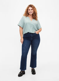 Jeans bootcut Ellen avec bord brut, Blue denim, Model