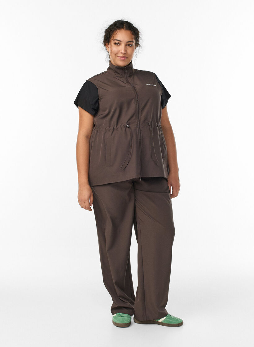 Veste sans manches avec taille élastiquée, Marron, Model