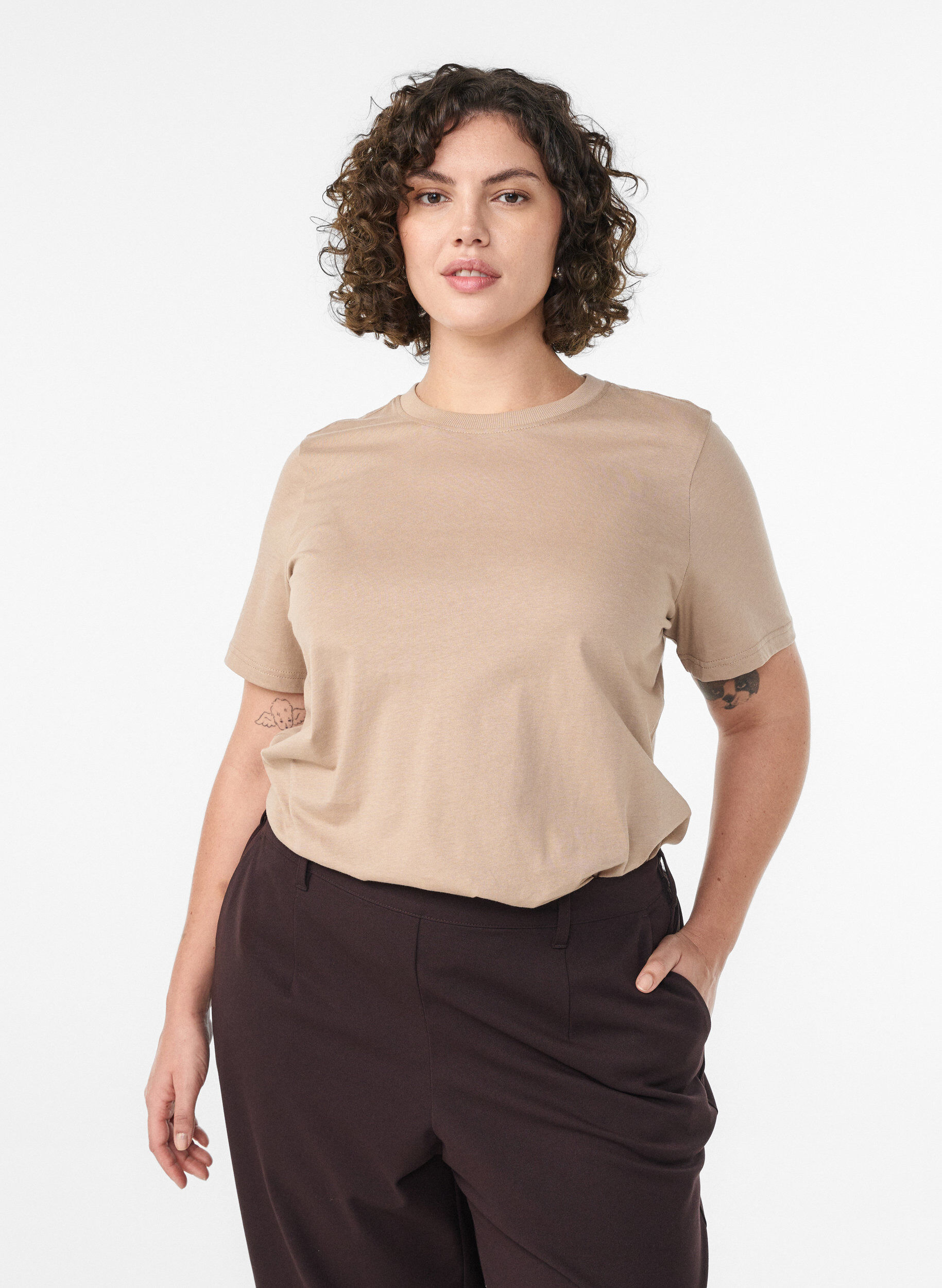 ZizziT-shirt basique en coton &agrave; col rond, Beige, Model image number 0