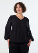 Blouse en viscose &agrave; col V et coupe ballon, Noir, Model image number 0