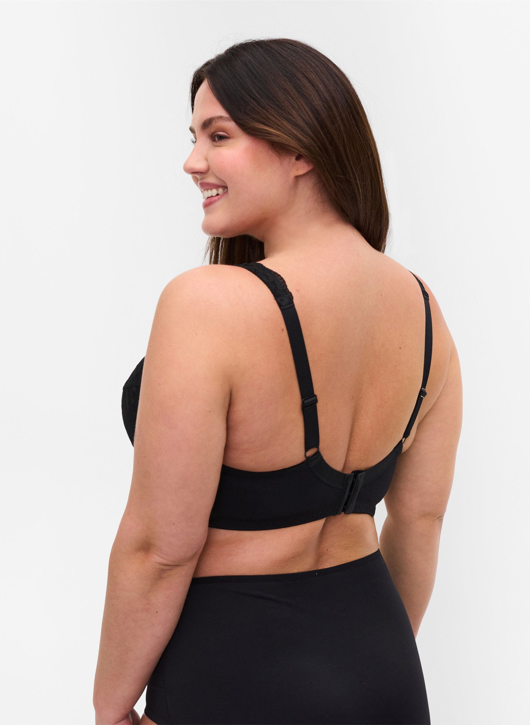Zizzi Soutien-gorge rembourr&eacute; &agrave; armatures avec dentelle, Black, Model image number 1
