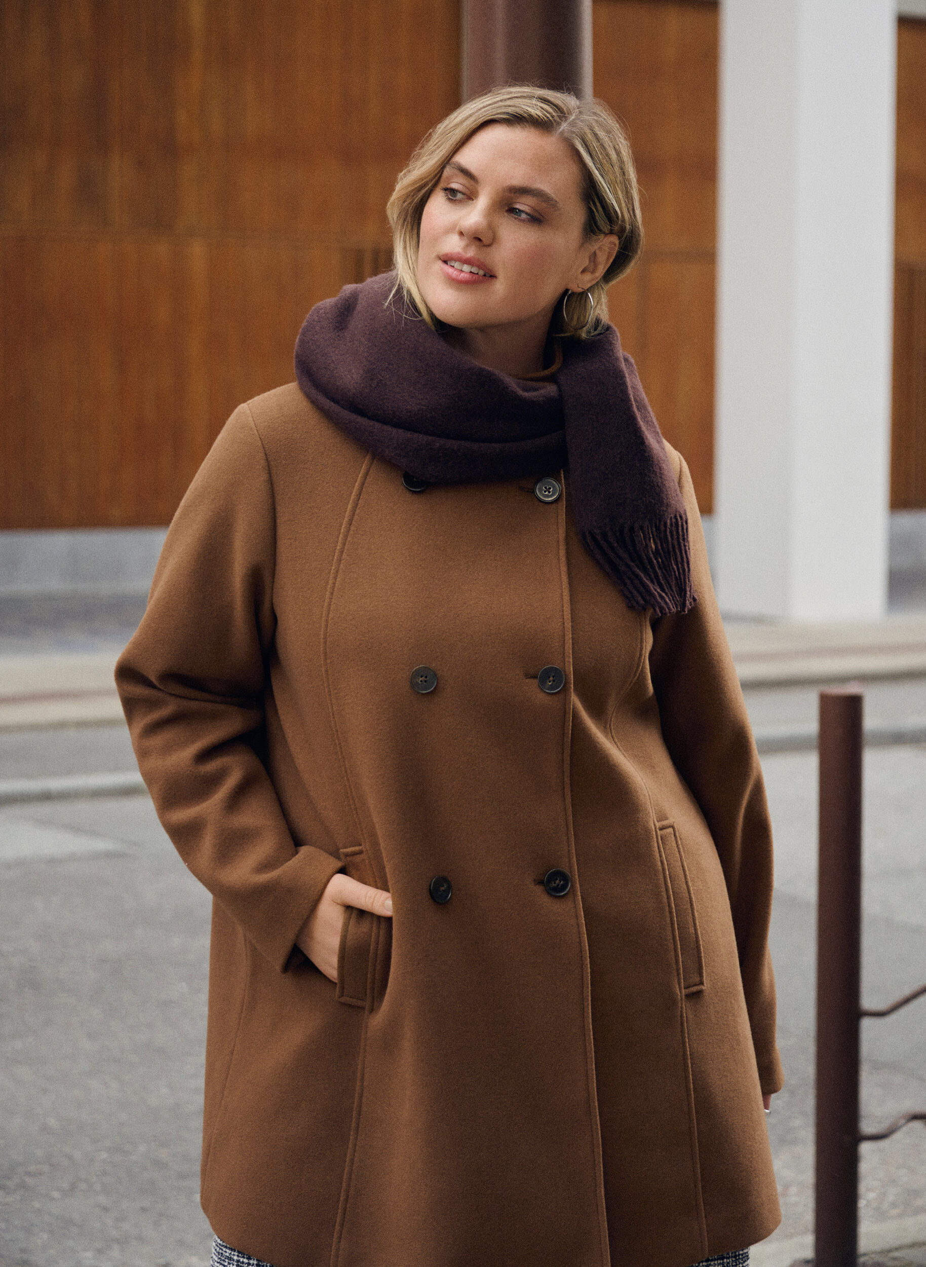 Zizzi Manteau court &agrave; la coupe &eacute;vas&eacute;e, Marron, Image image number 0