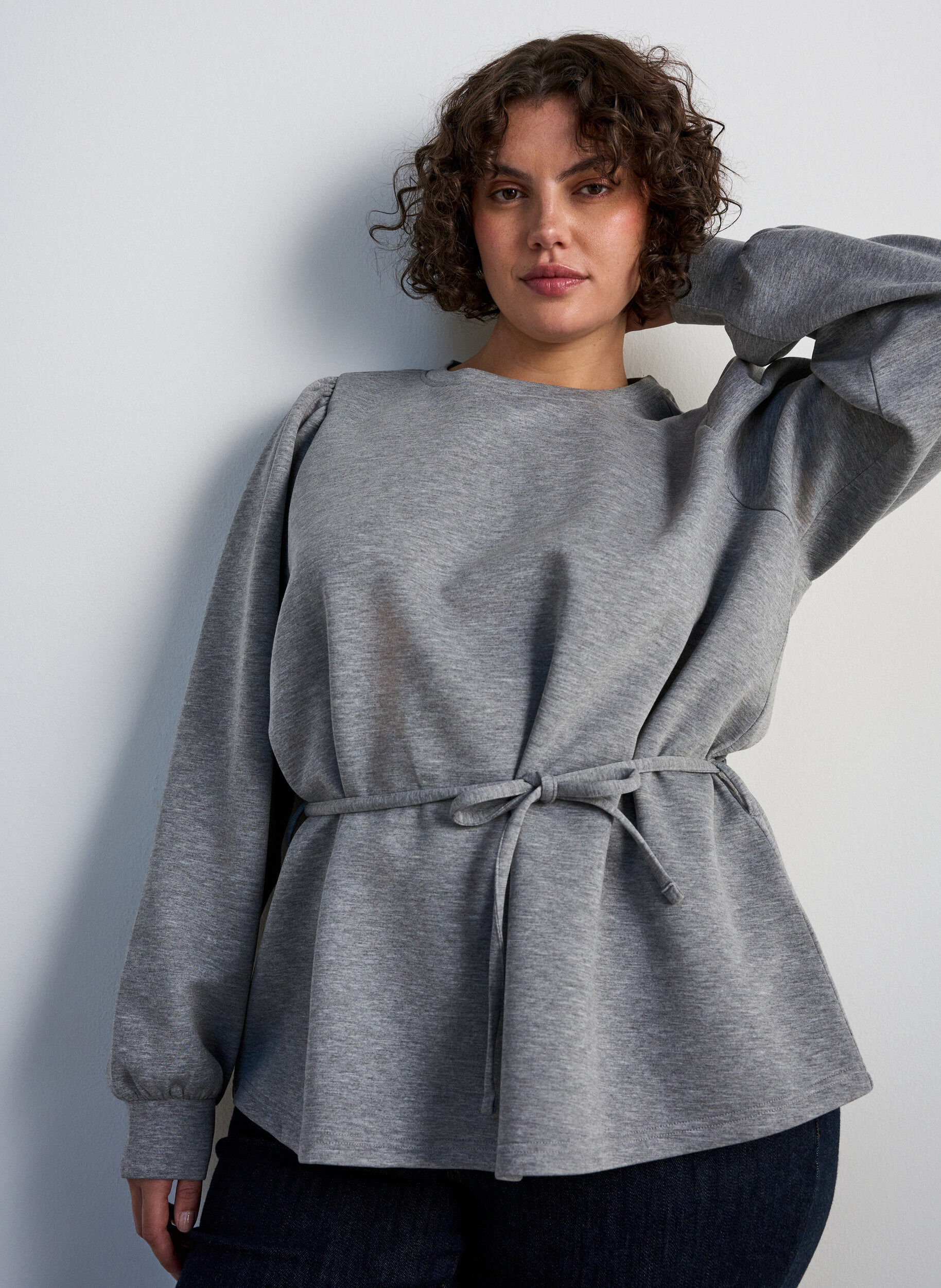Blouse avec lien &agrave; nouer et manches bouffantes, Gris, Model