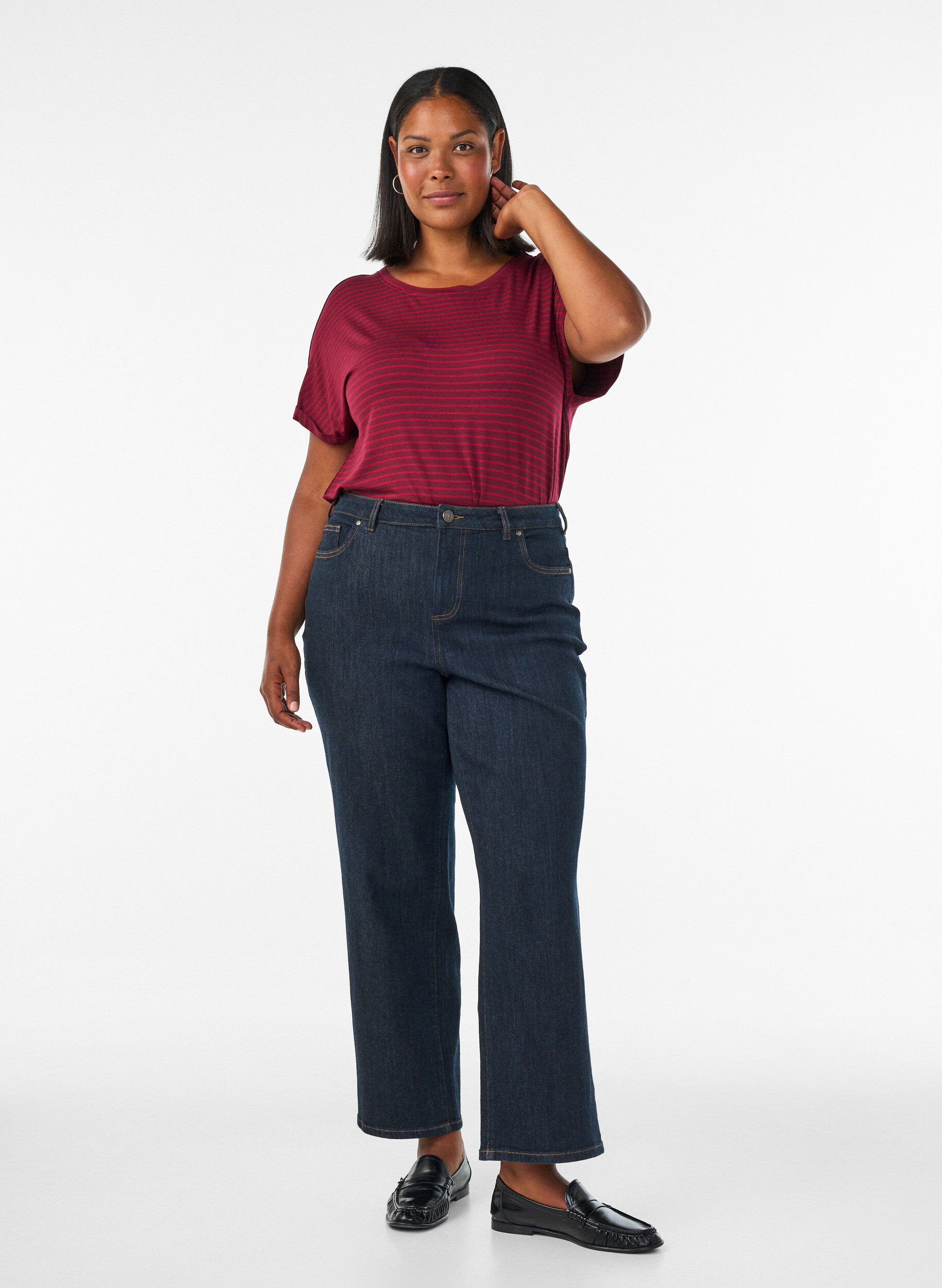 ZizziT-shirt ray&eacute; en viscose avec un col rond, Bordeaux, Model image number 1