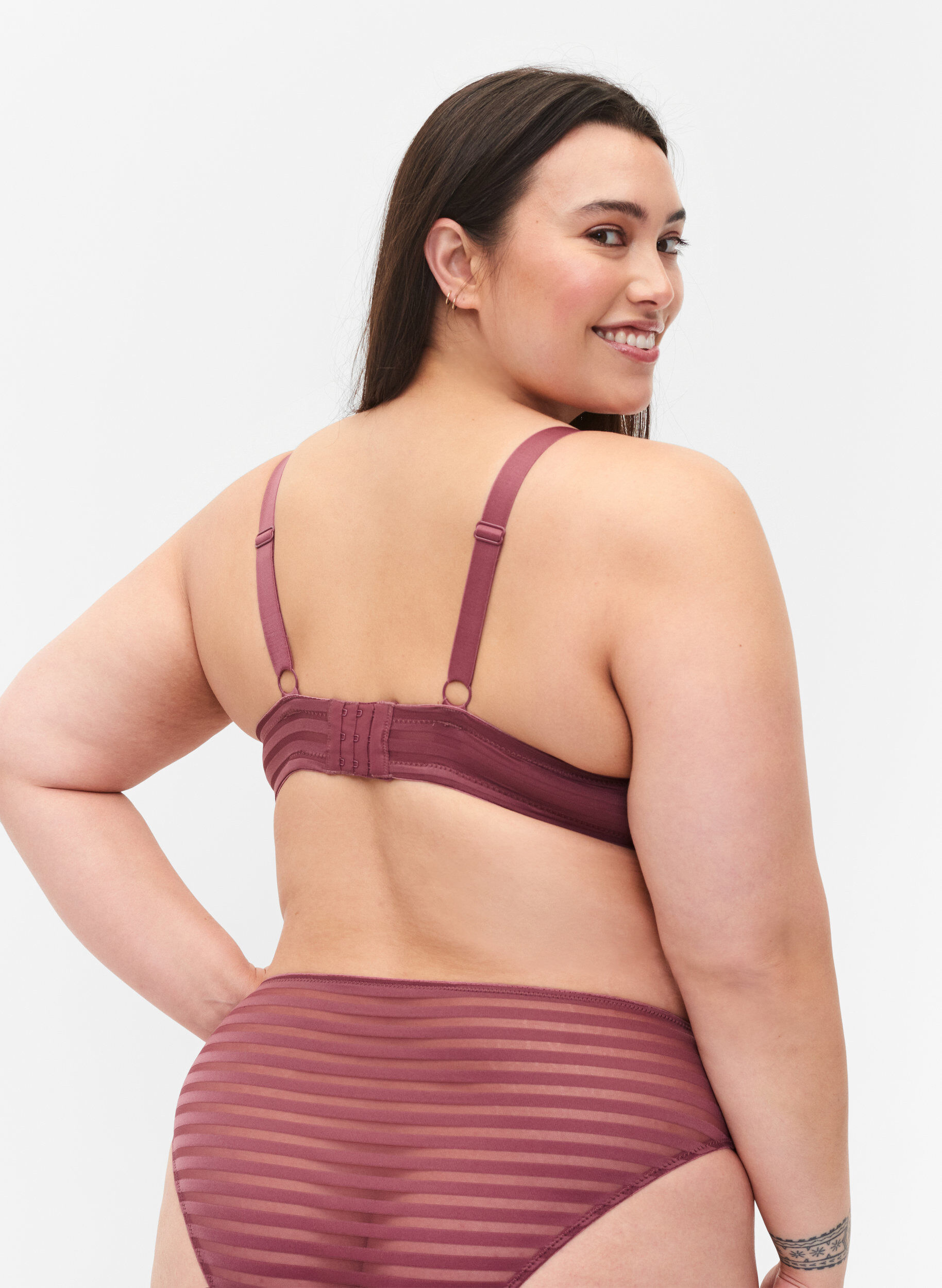 Zizzi Soutien-gorge matelass&eacute; avec armature, Nocturne ASS, Model image number 1