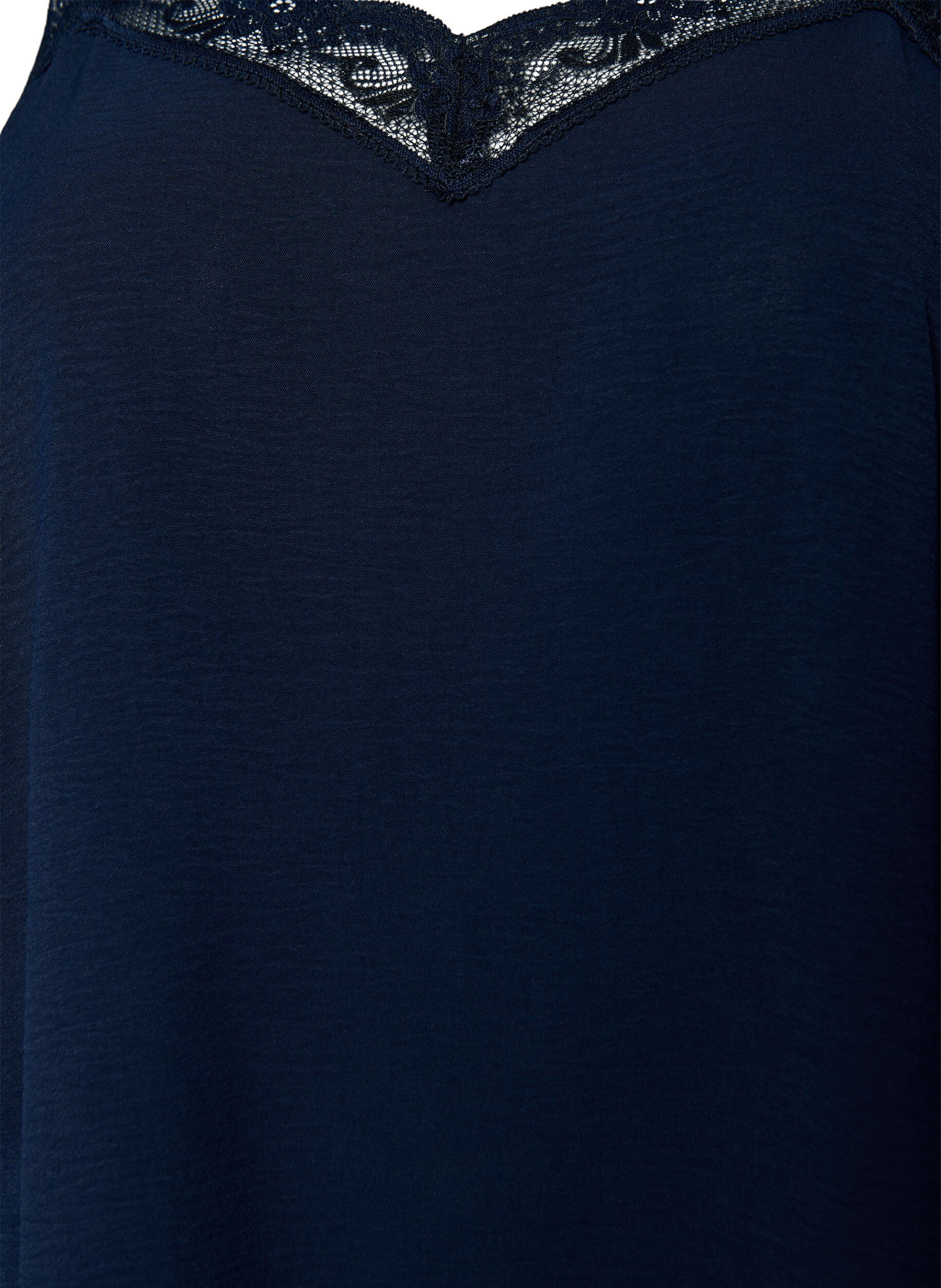 Zizzi Top caraco avec col V et bordure en dentelle, Bleu, Packshot image number 2