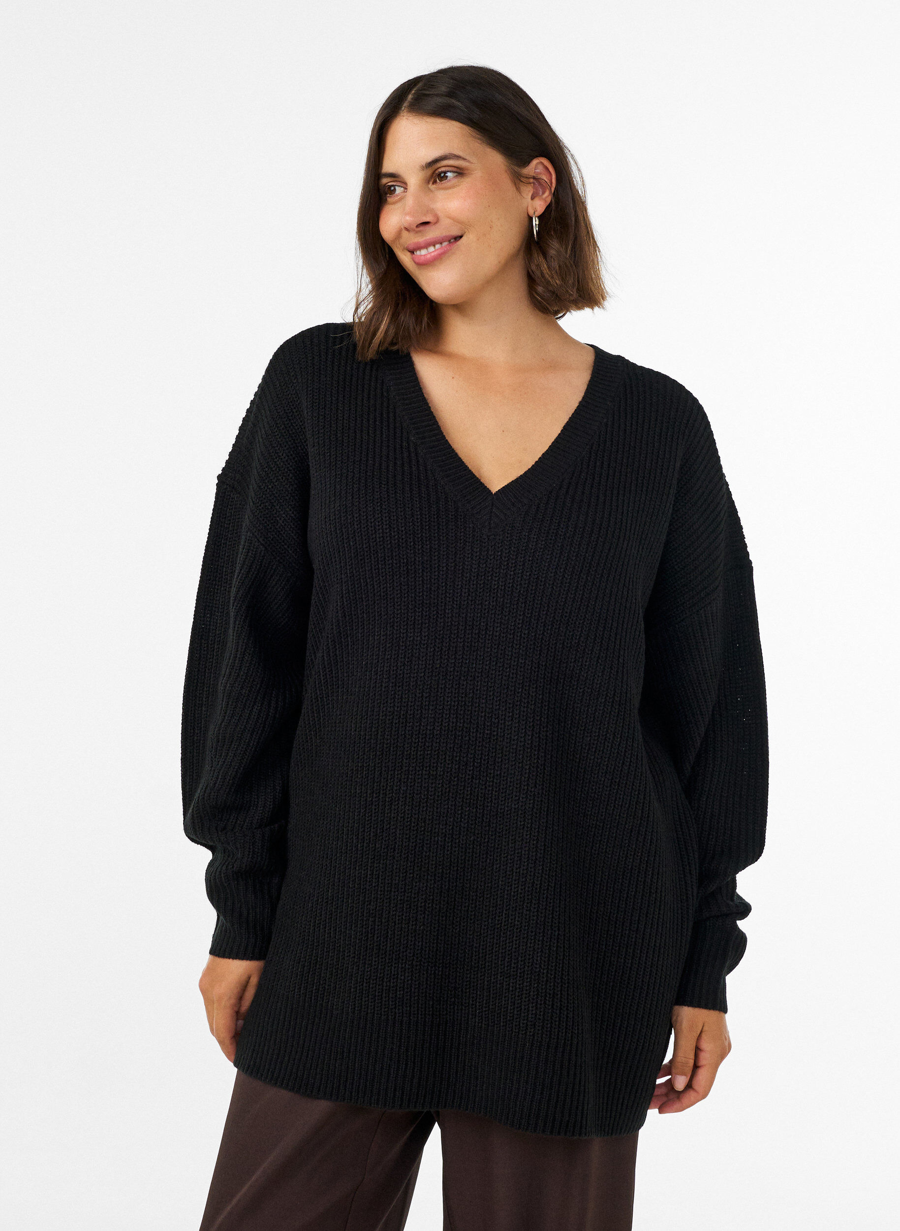 Blouse longue en maille c&ocirc;tel&eacute;e avec col en V, Noir, Model