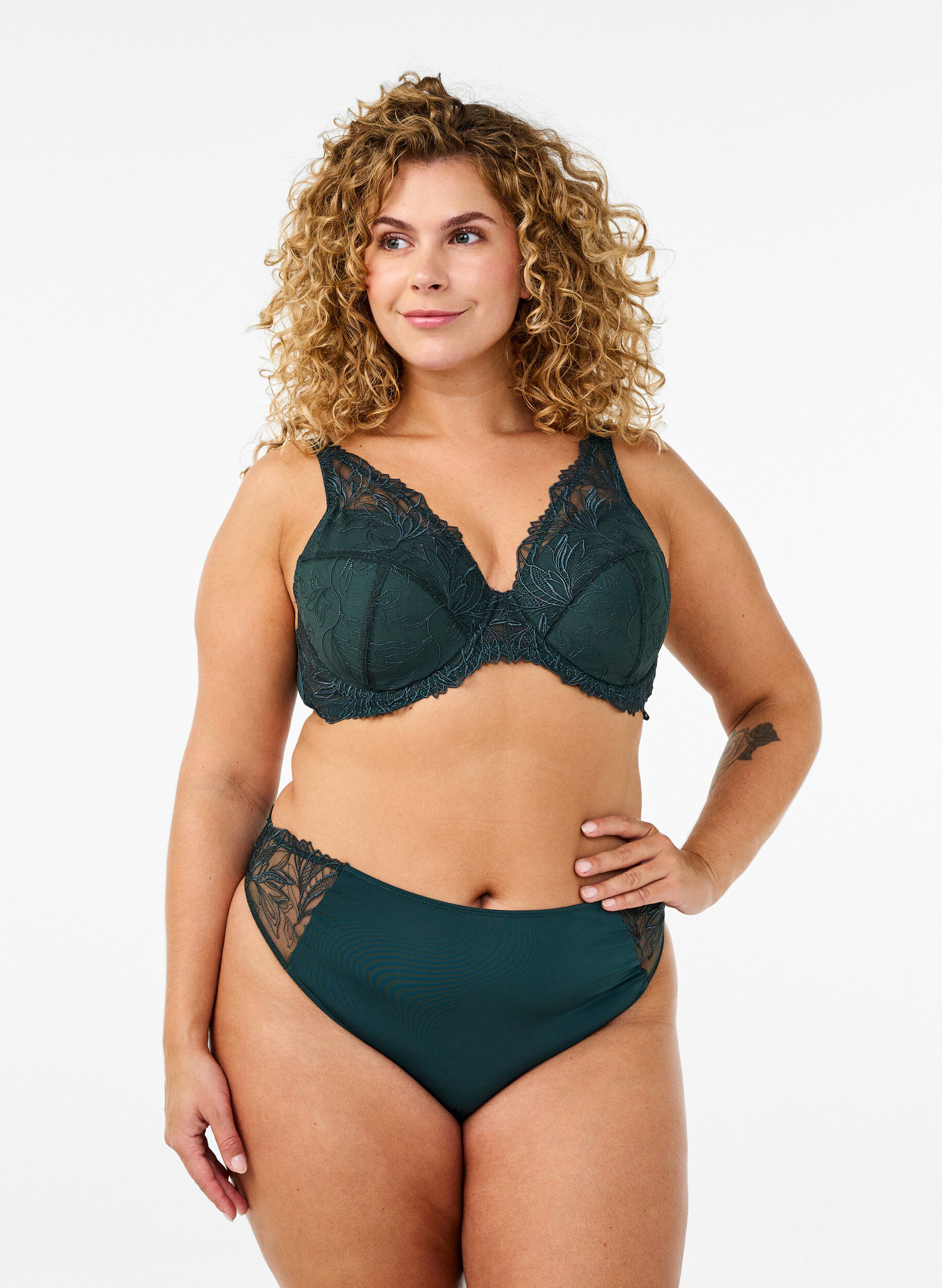 String en microfibre avec dentelle, Vert fonc&eacute;, Model