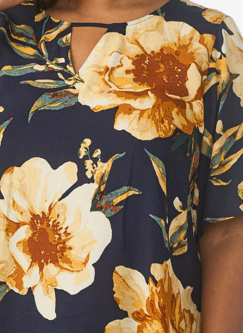 Blouse &agrave; manches courtes en viscose imprim&eacute;e, Bleu, Model image number 3