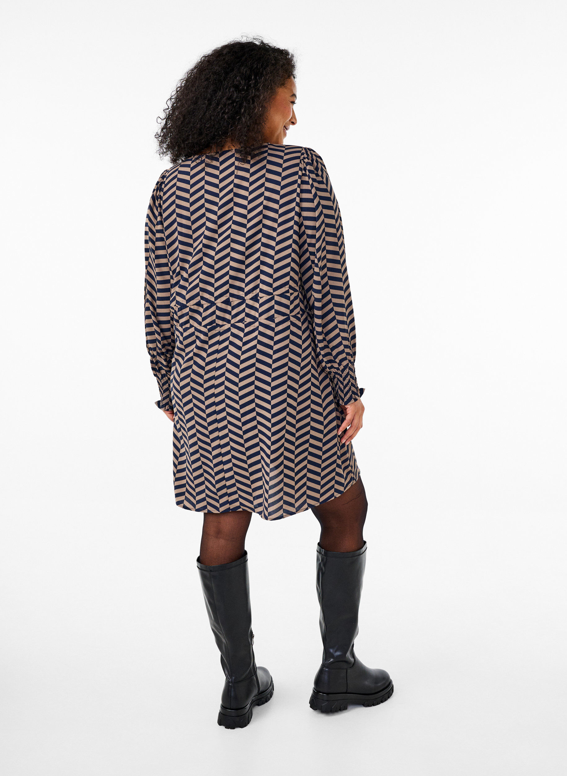 Zizzi Robe avec ceintures &agrave; nouer &agrave; la taille, Bleu, Model image number 2