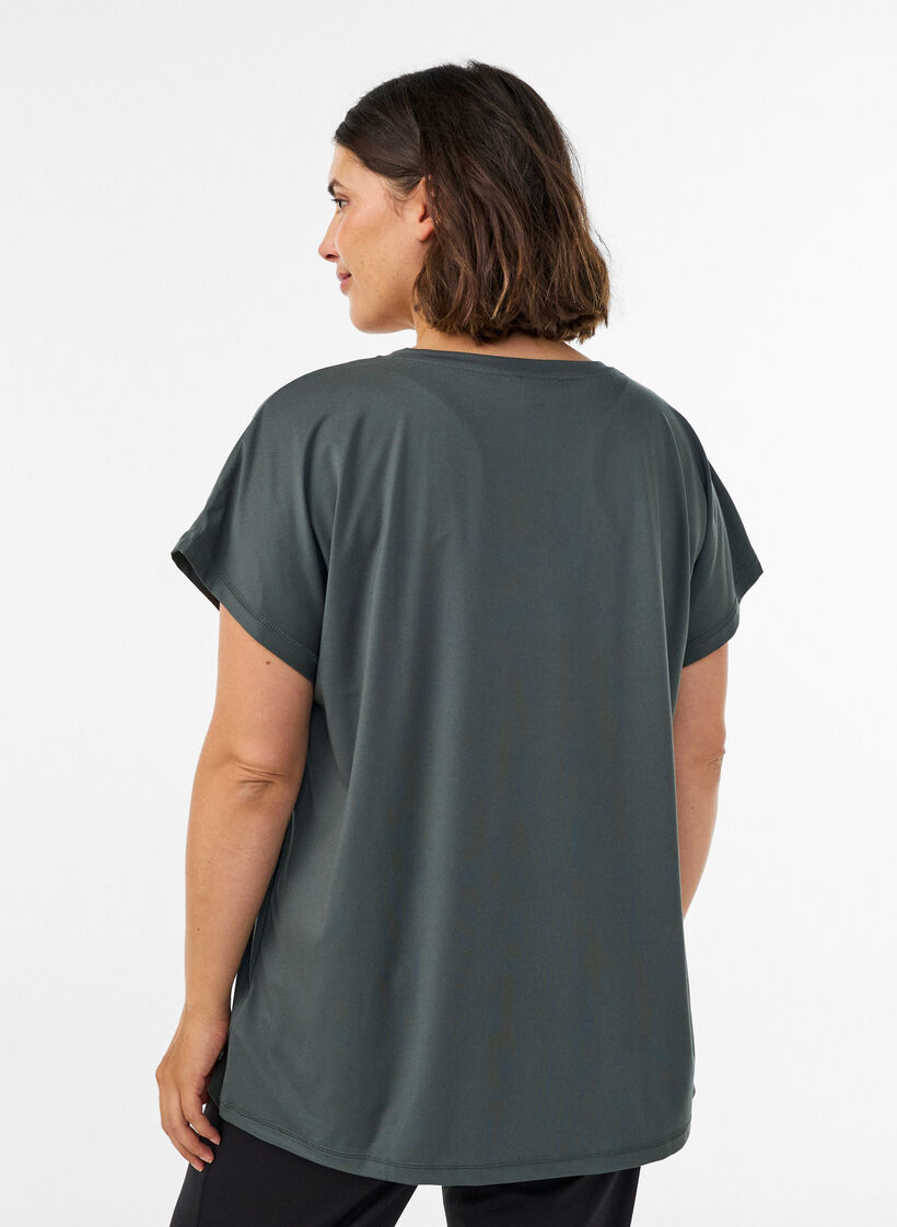 Loose training t-shirt with V-neck, Vert fonc&eacute;, Model image number 2