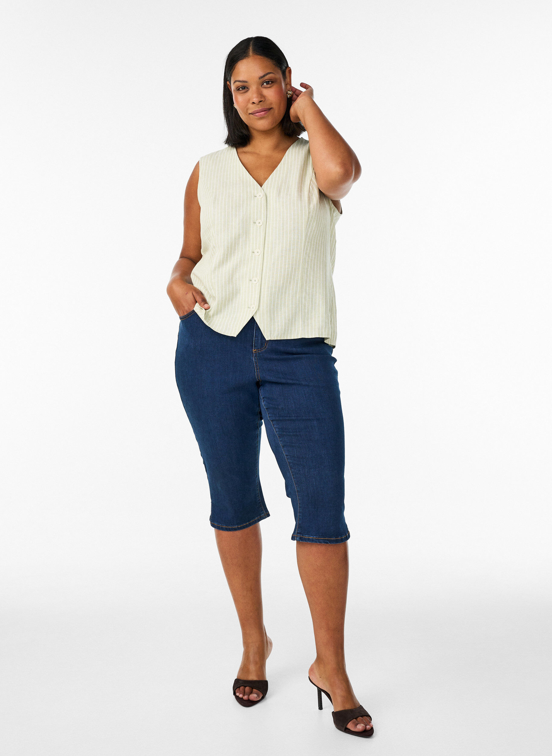 ZizziGilet ray&eacute; en lin et viscose, Vert clair, Model image number 1