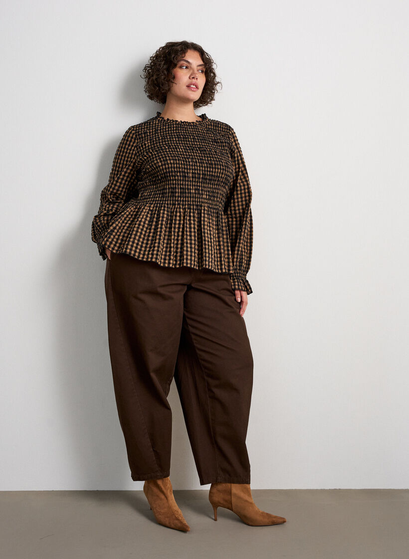 Blouse &agrave; carreaux avec smocks et basque, Marron, Model image number 1
