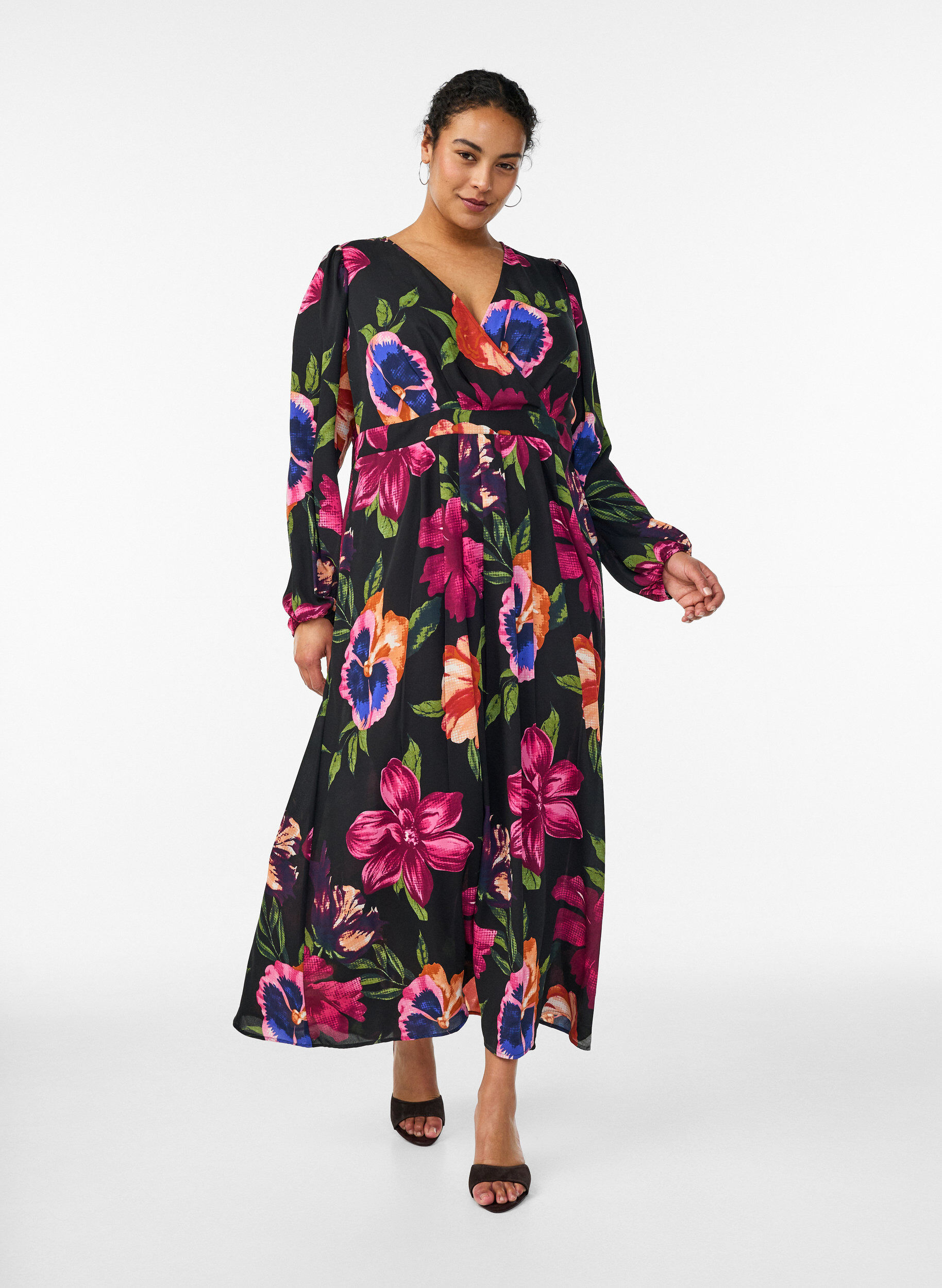 Robe maxi avec encolure cache-c&oelig;ur et manches longues, Noir, Model